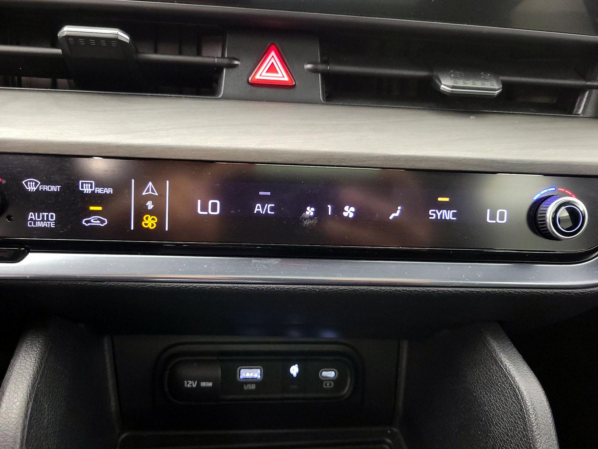 Thumbnail: 2023 Kia Sportage - 17