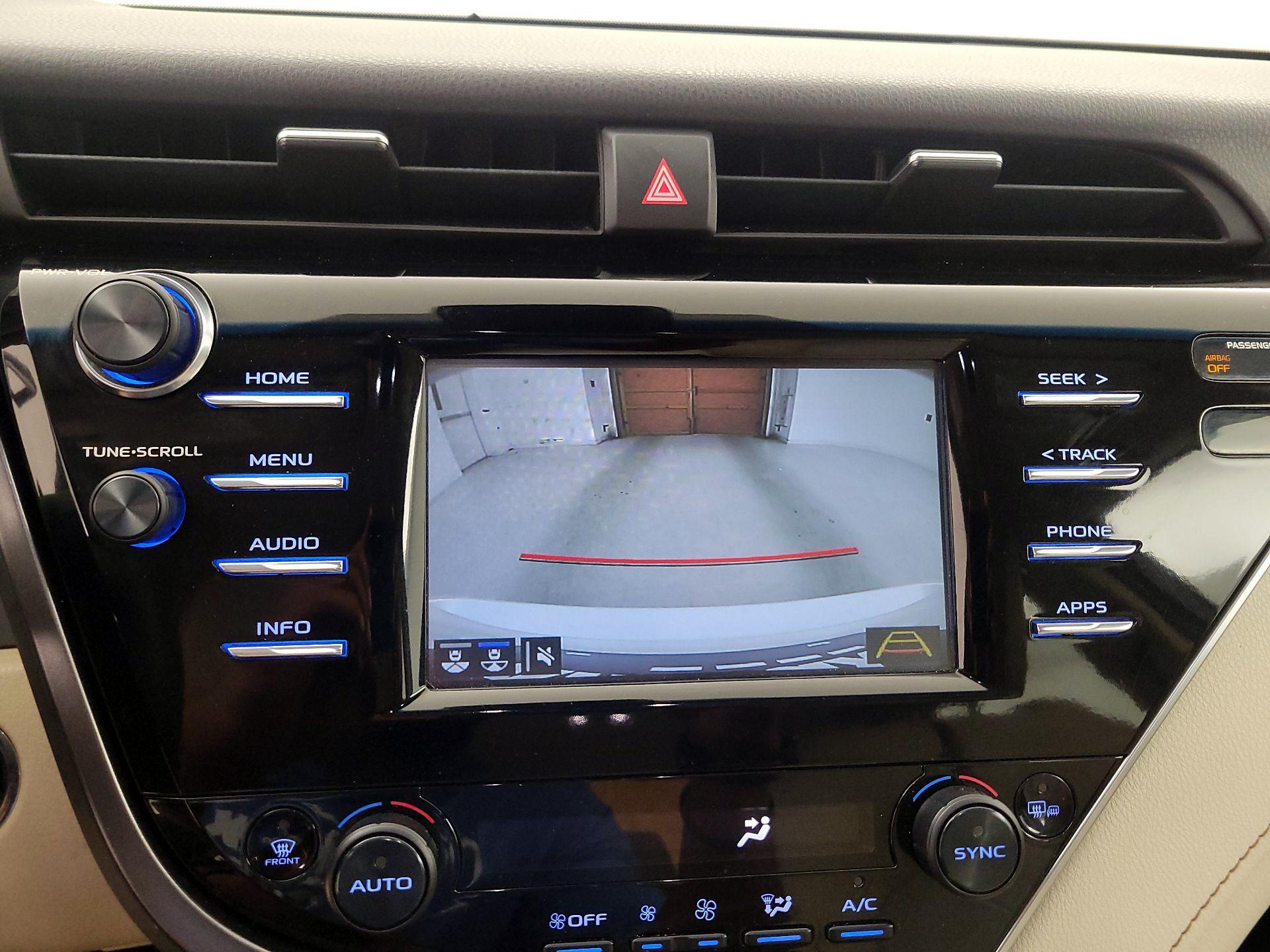 Thumbnail: 2018 Toyota Camry - 14