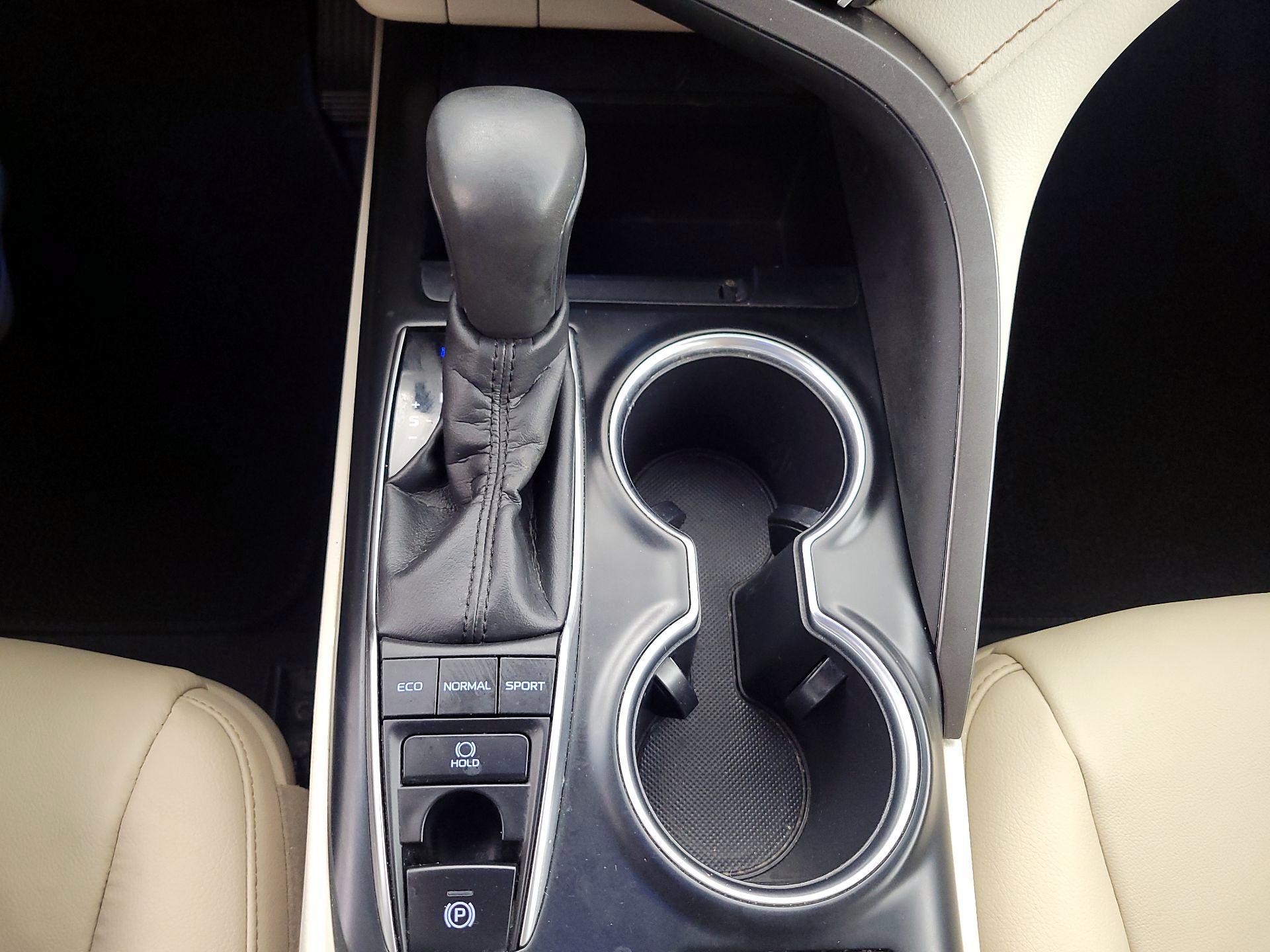 Thumbnail: 2018 Toyota Camry - 17