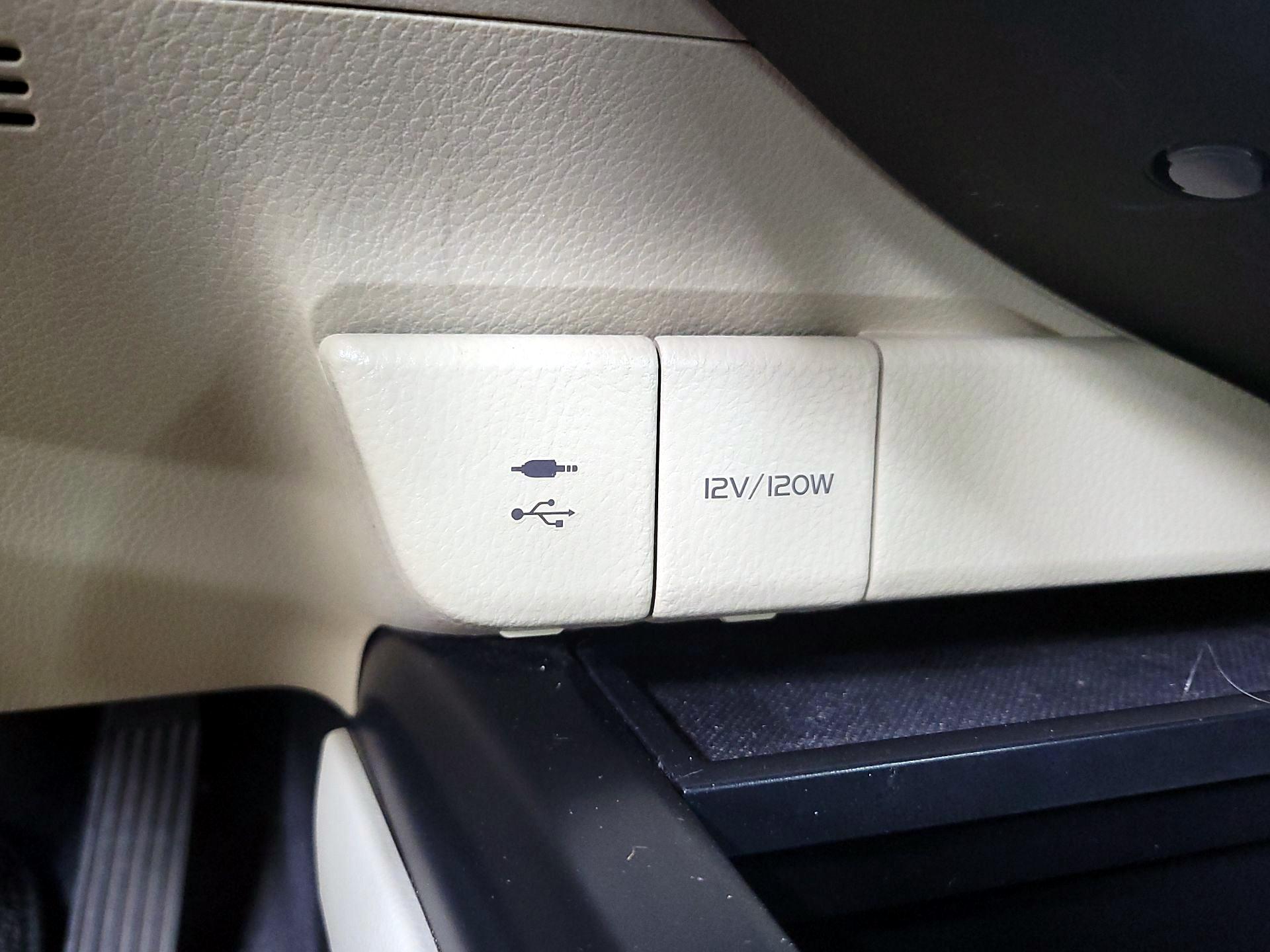 Thumbnail: 2018 Toyota Camry - 18