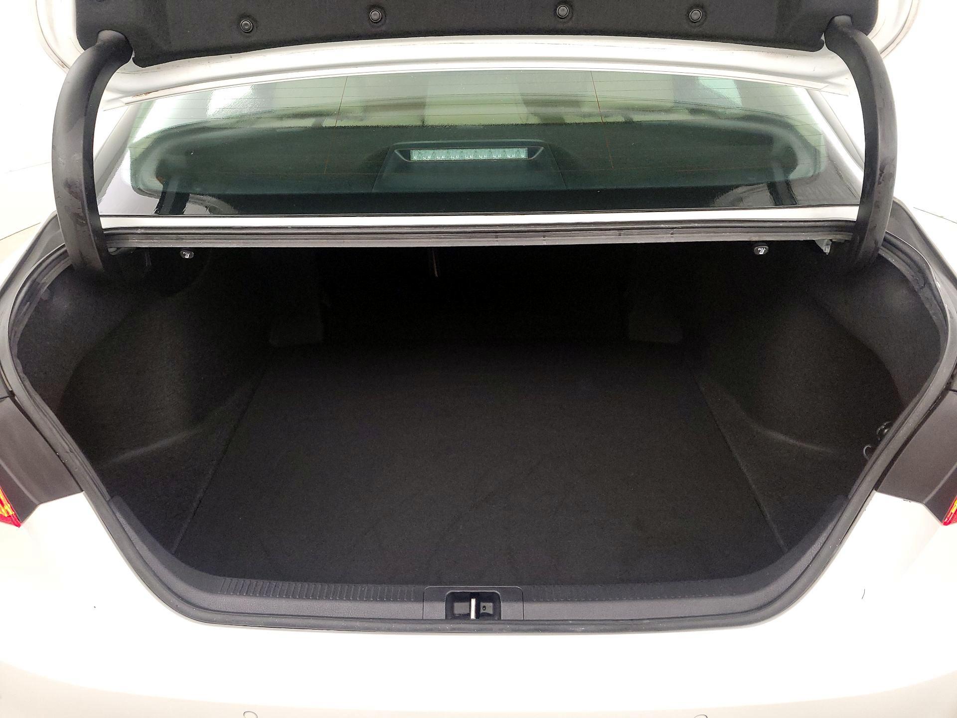 Thumbnail: 2018 Toyota Camry - 20