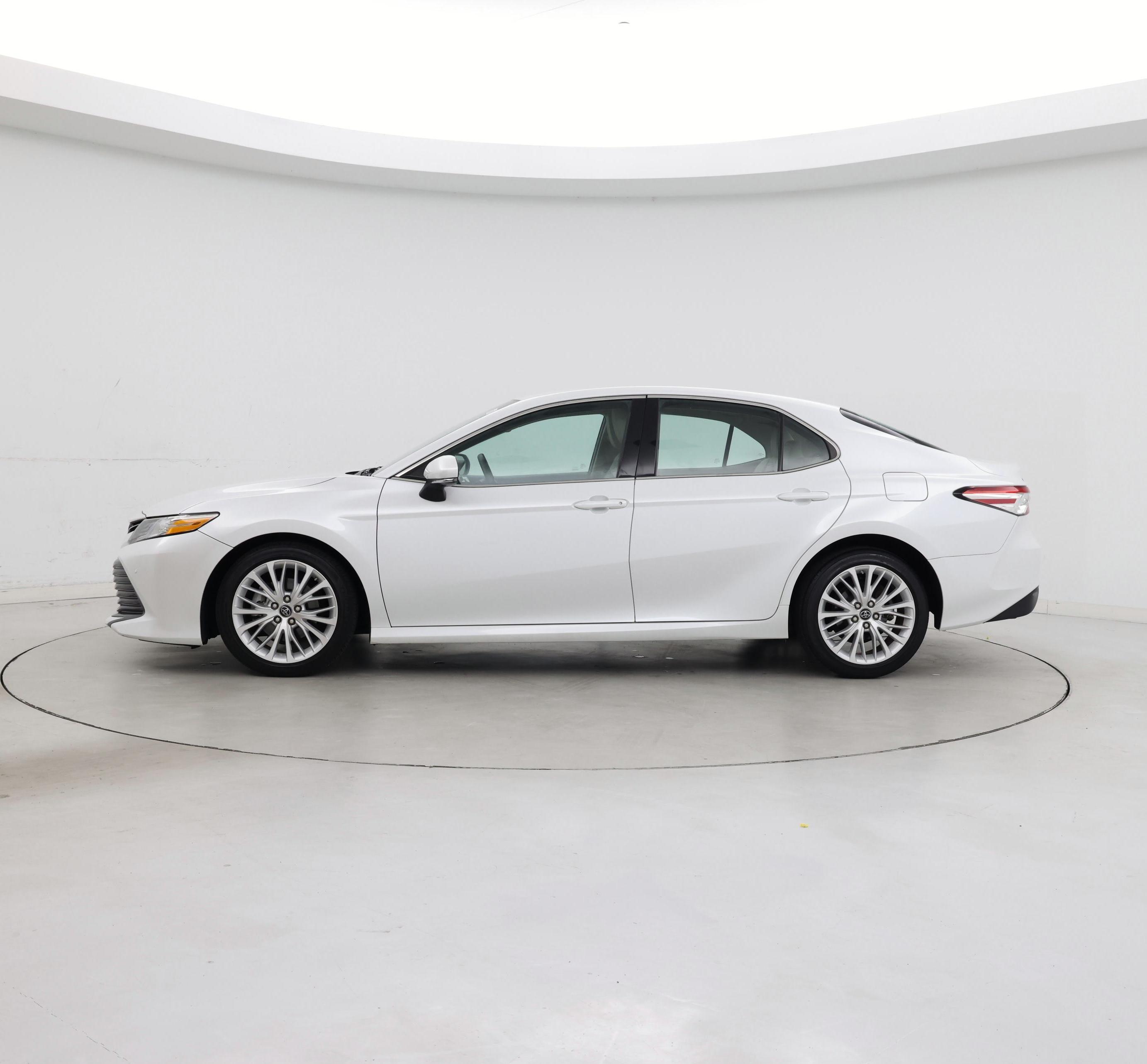 Thumbnail: 2018 Toyota Camry - 3