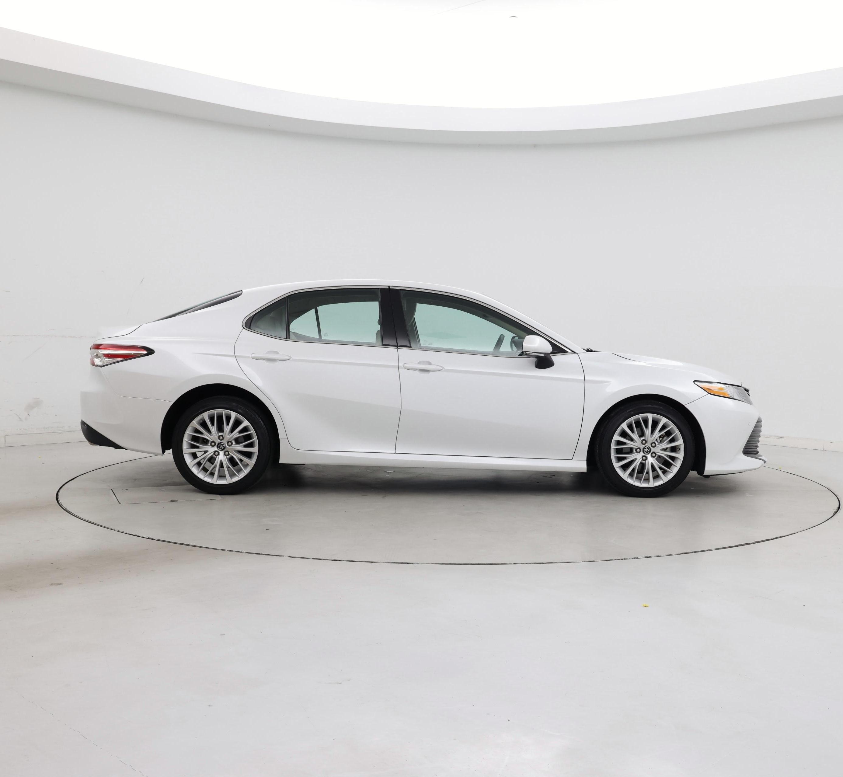 Thumbnail: 2018 Toyota Camry - 7