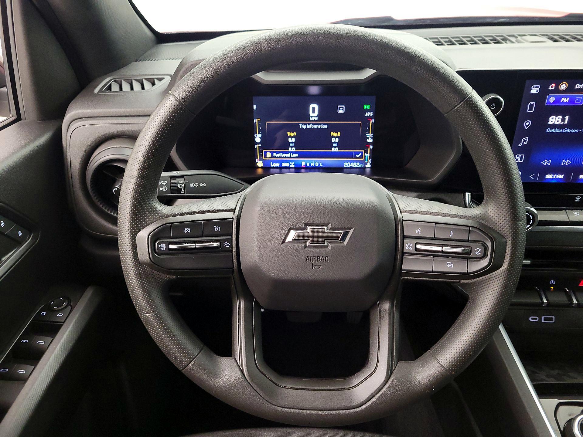 Thumbnail: 2023 Chevrolet Colorado - 10