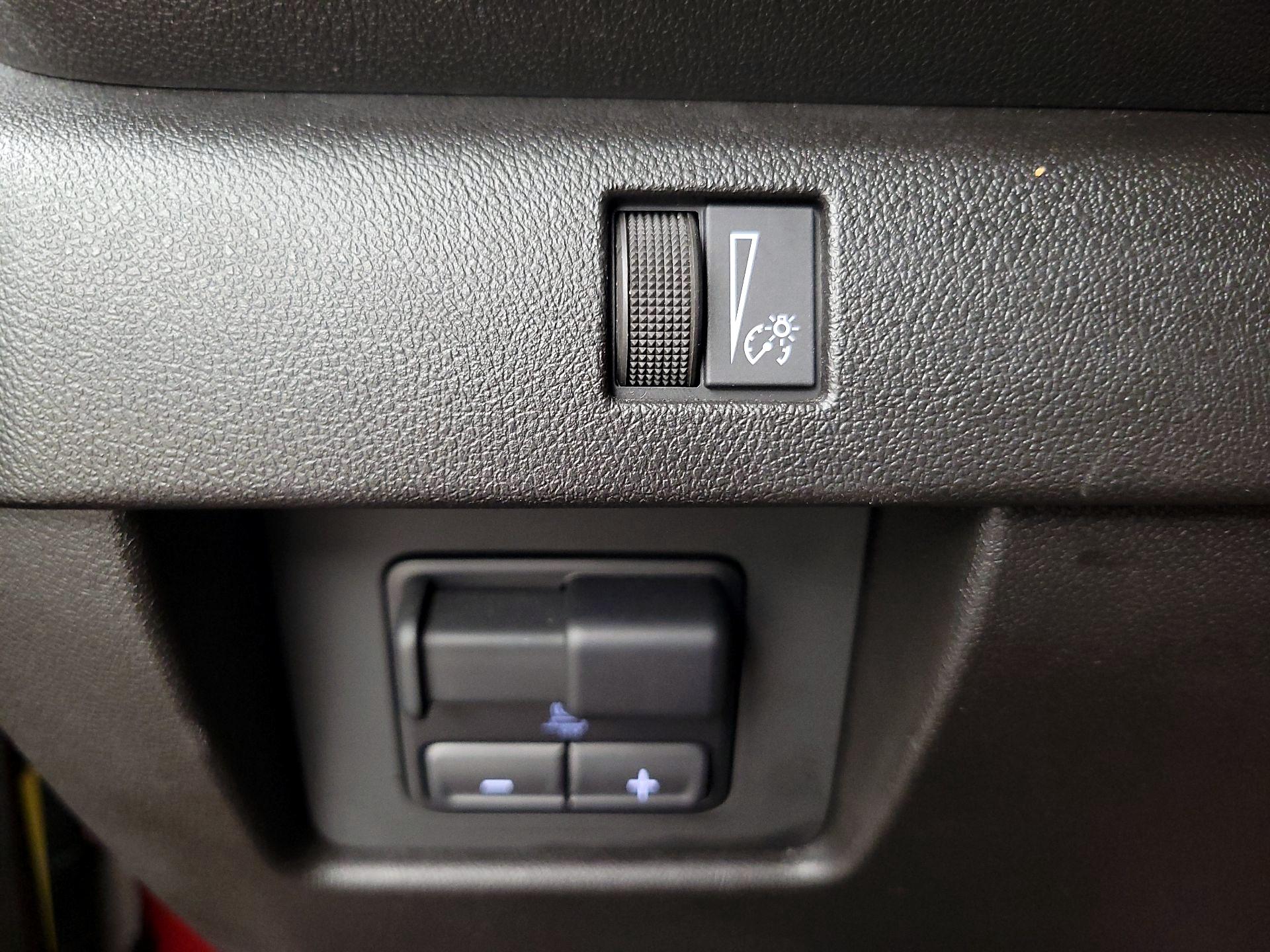 Thumbnail: 2023 Chevrolet Colorado - 13