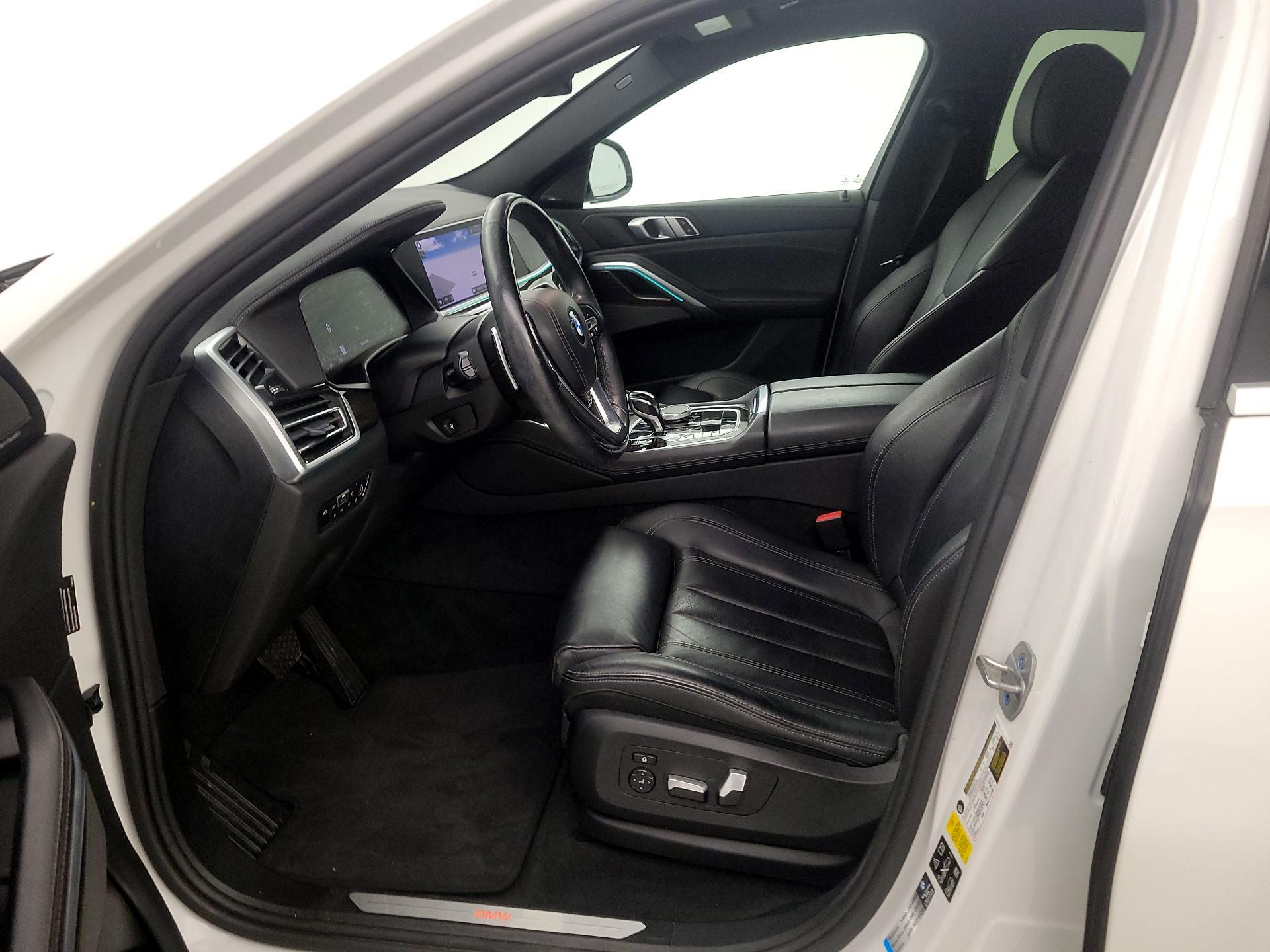 Thumbnail: 2021 BMW X6 - 11