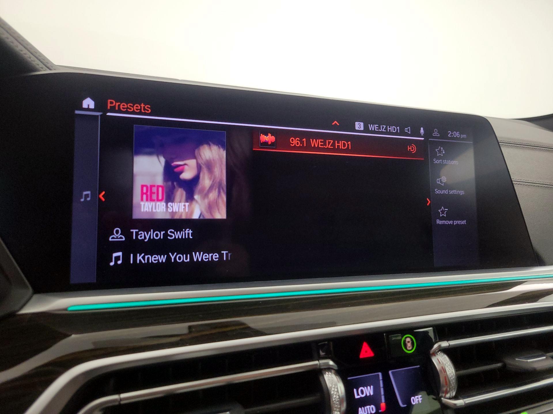 Thumbnail: 2021 BMW X6 - 16