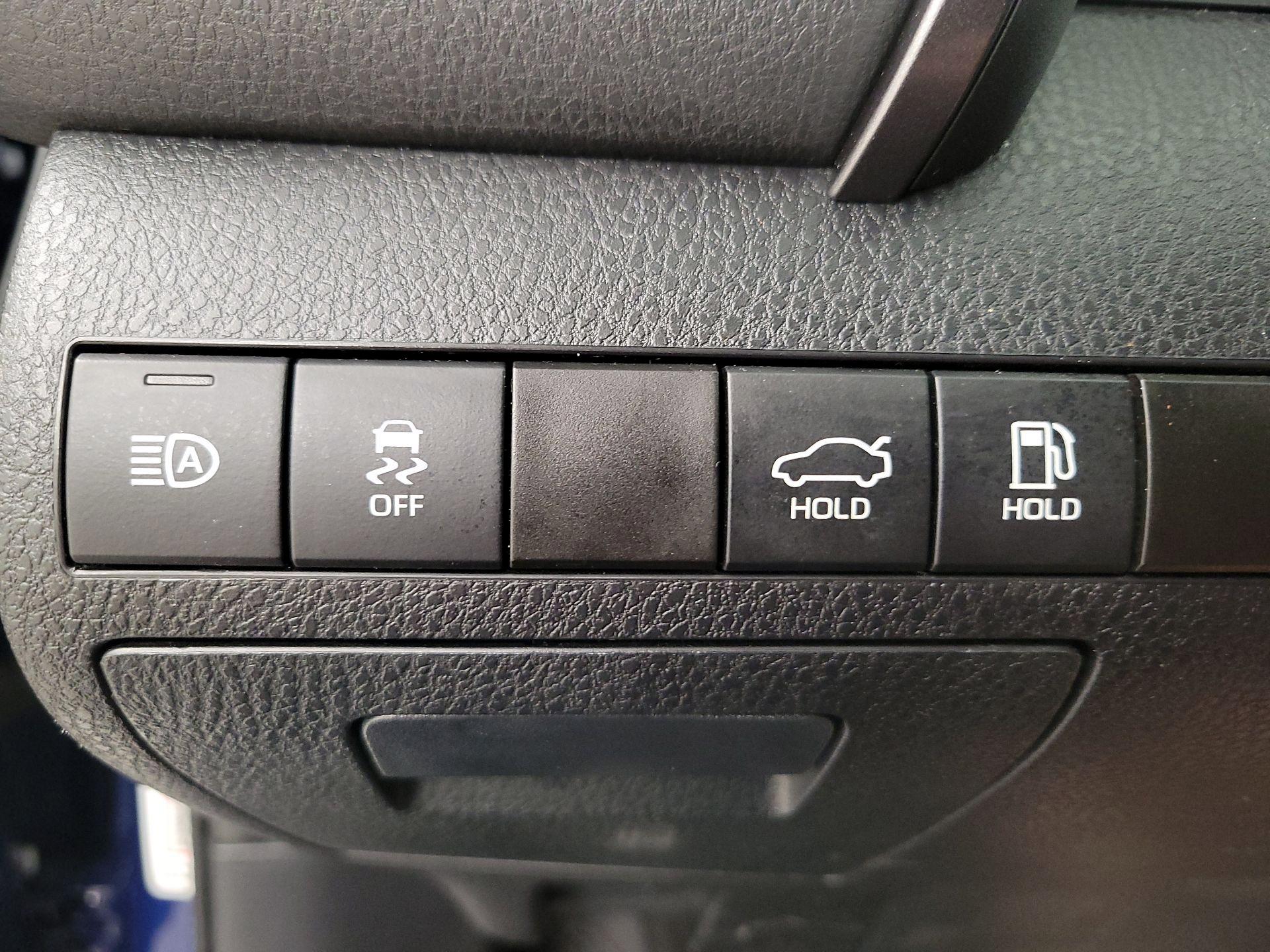 Thumbnail: 2023 Toyota Camry - 13