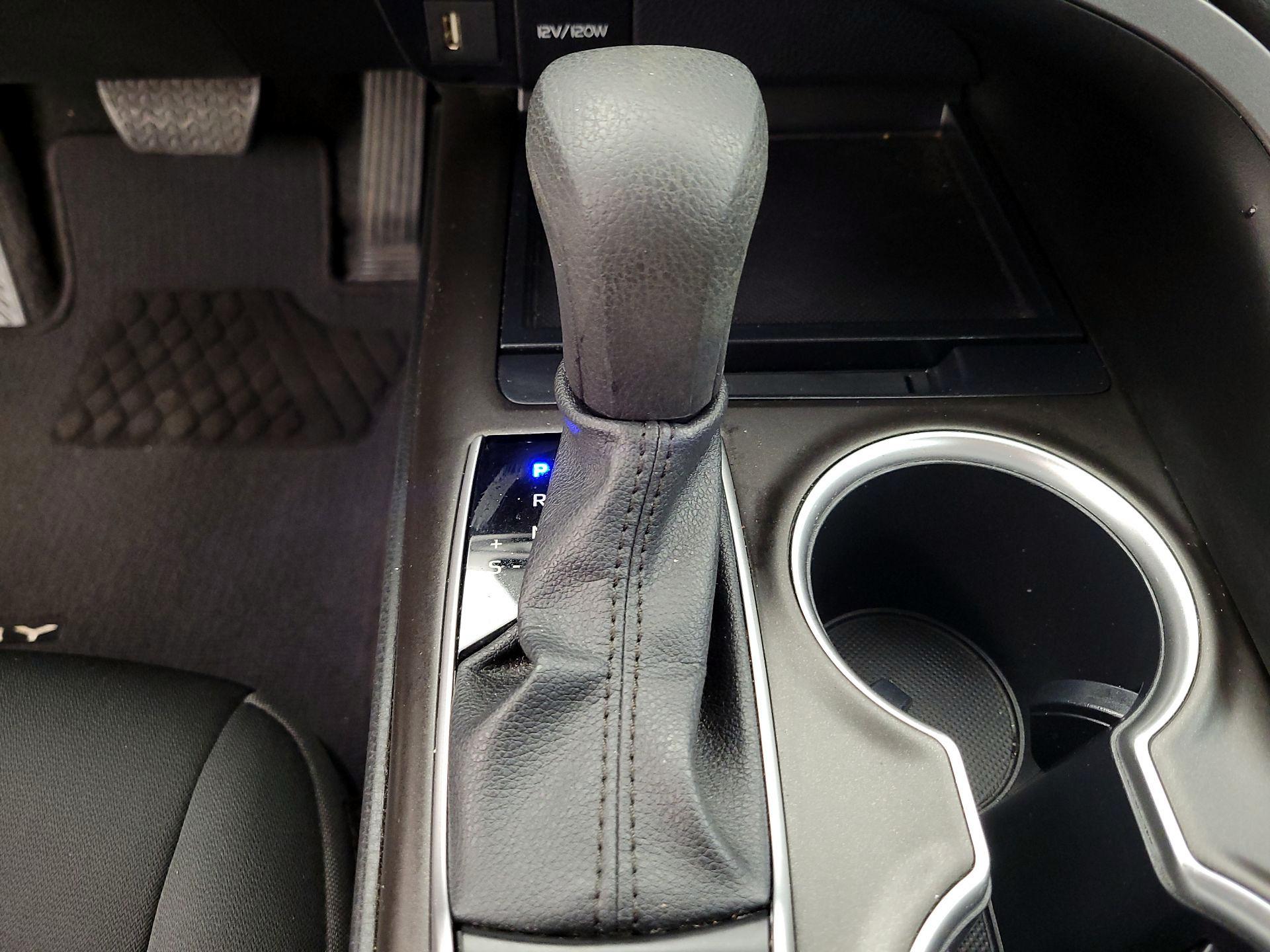 Thumbnail: 2023 Toyota Camry - 17