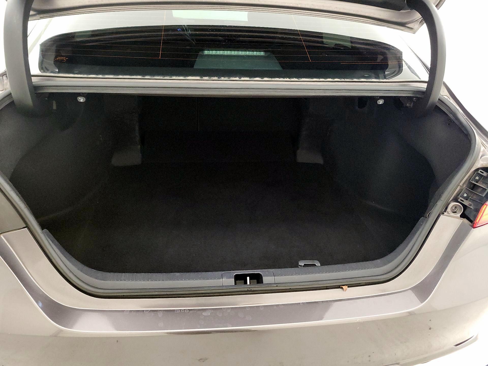 Thumbnail: 2023 Toyota Camry - 20