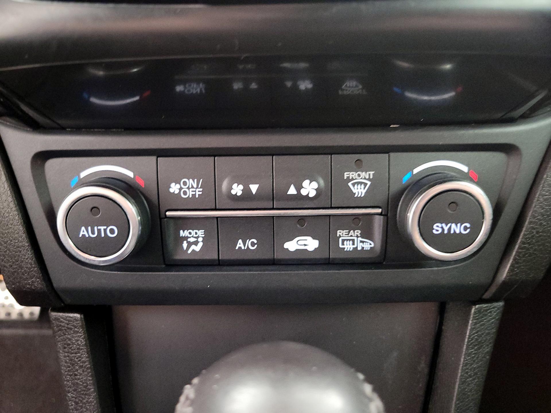 Thumbnail: 2020 Acura ILX - 16