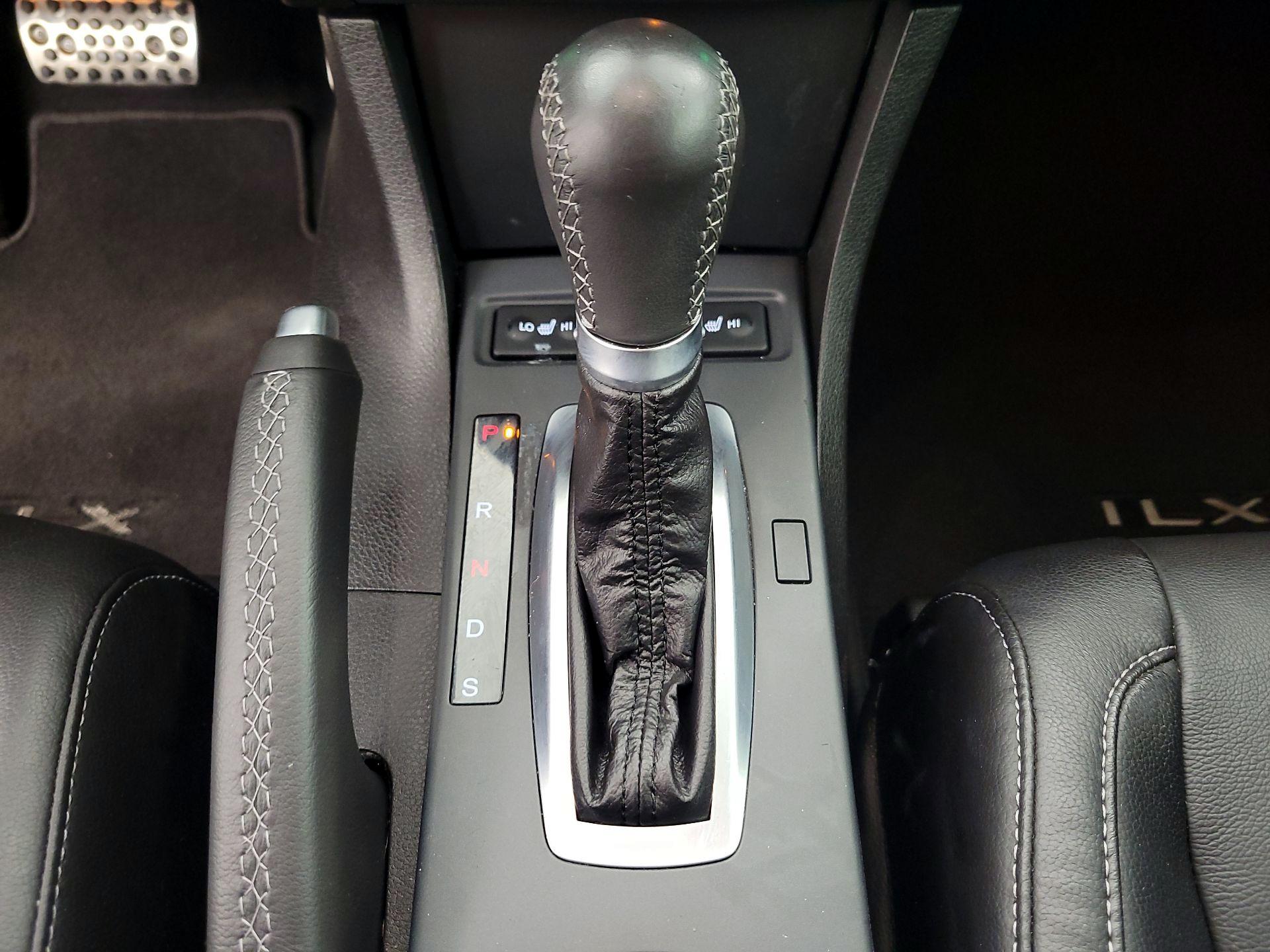 Thumbnail: 2020 Acura ILX - 17