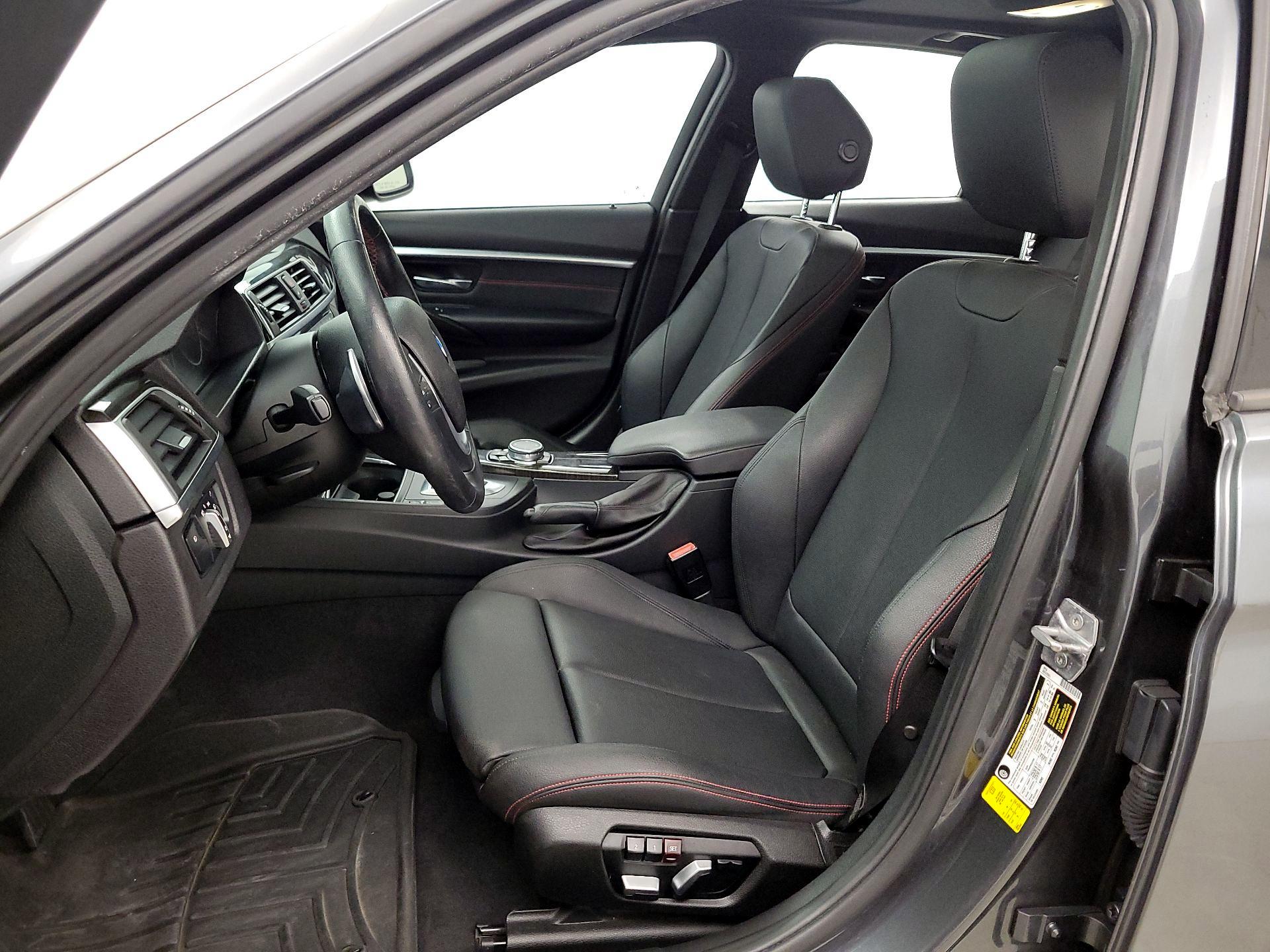 Thumbnail: 2016 BMW 3 Series - 11