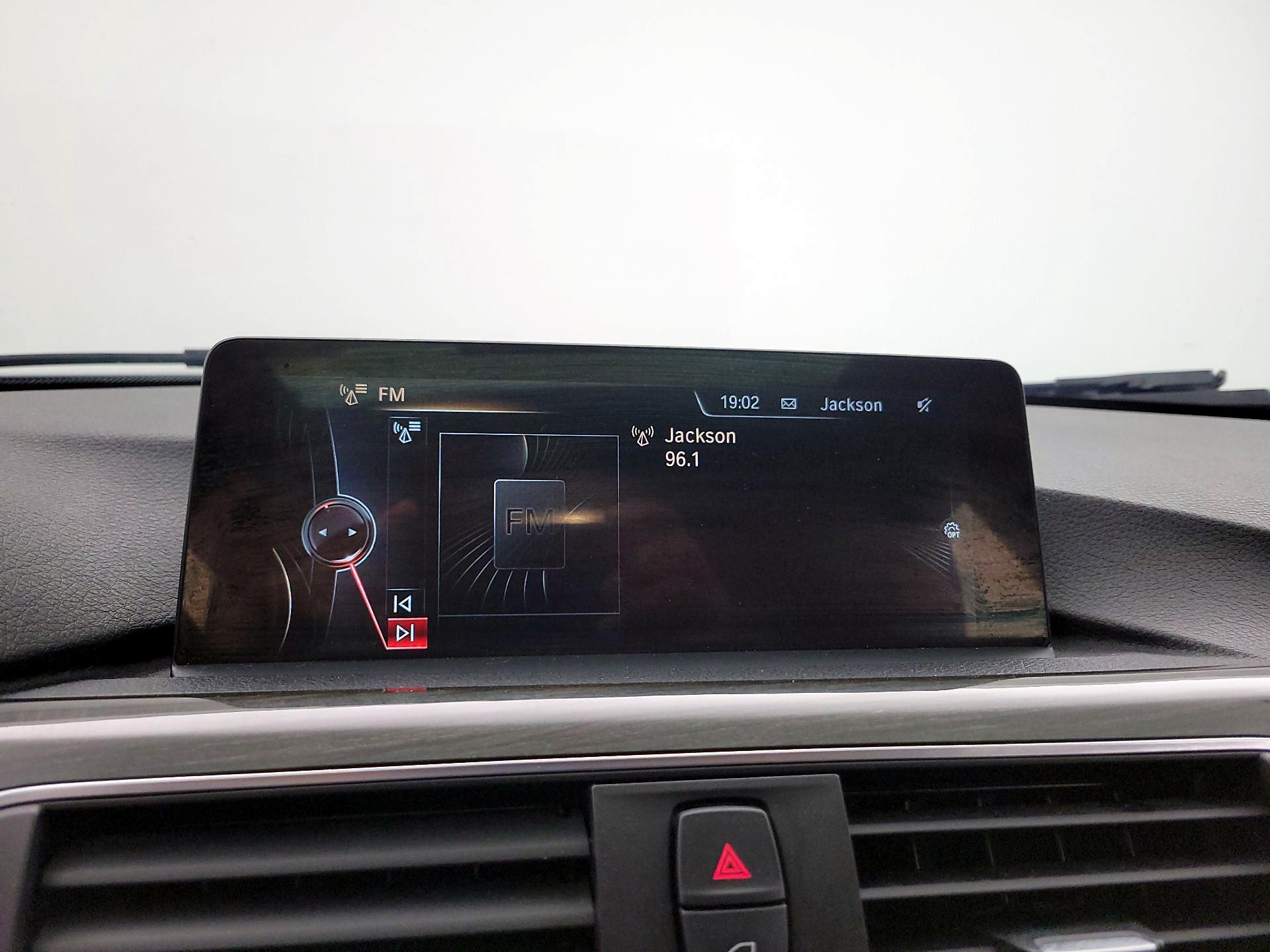 Thumbnail: 2016 BMW 3 Series - 16