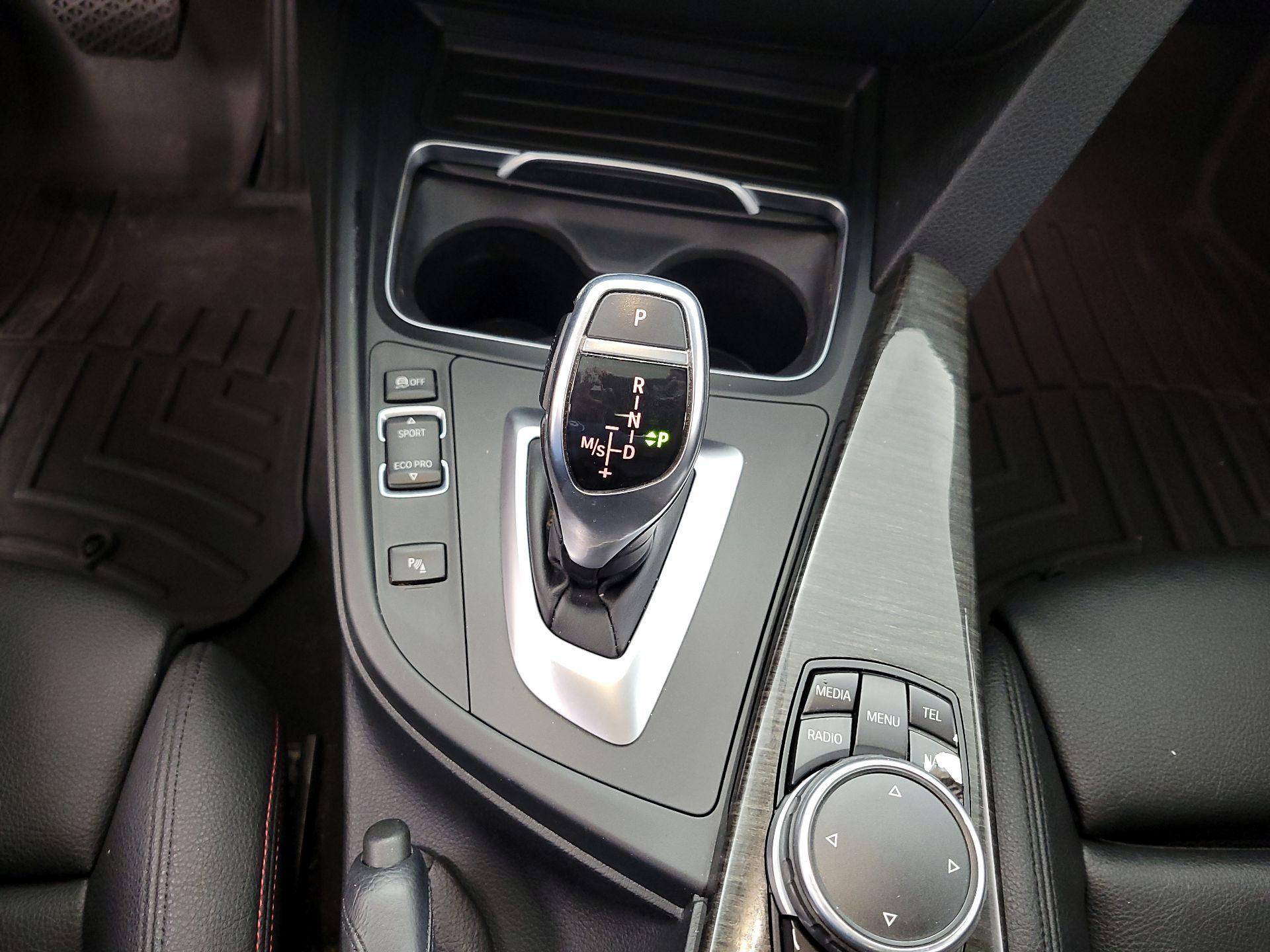 Thumbnail: 2016 BMW 3 Series - 18