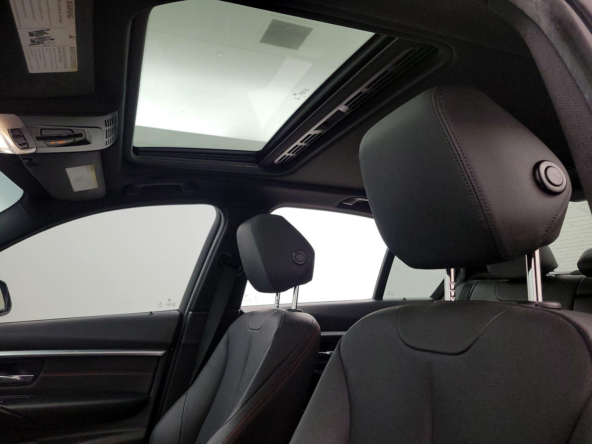 Thumbnail: 2016 BMW 3 Series - 20