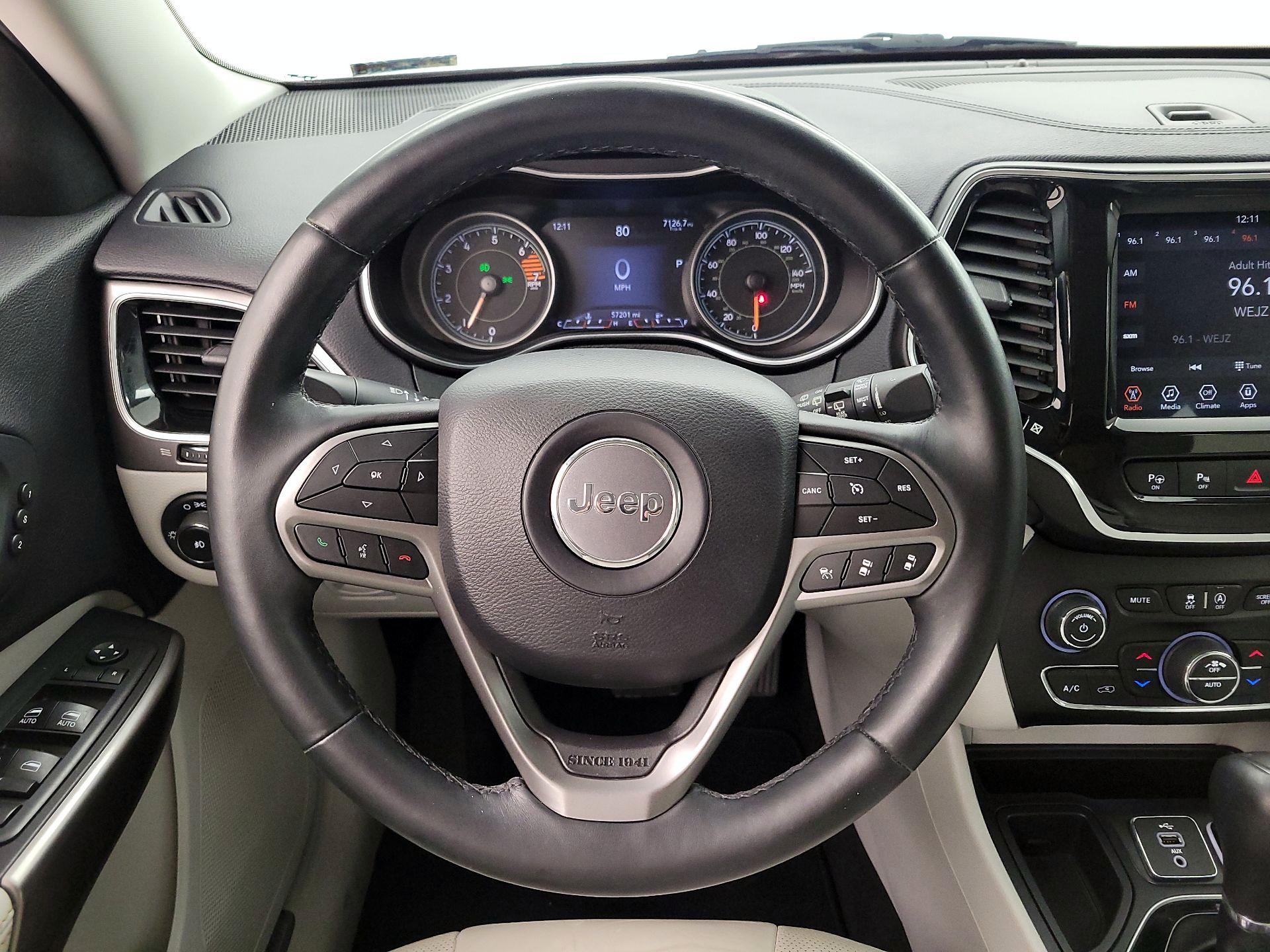 Thumbnail: 2019 Jeep Cherokee - 10