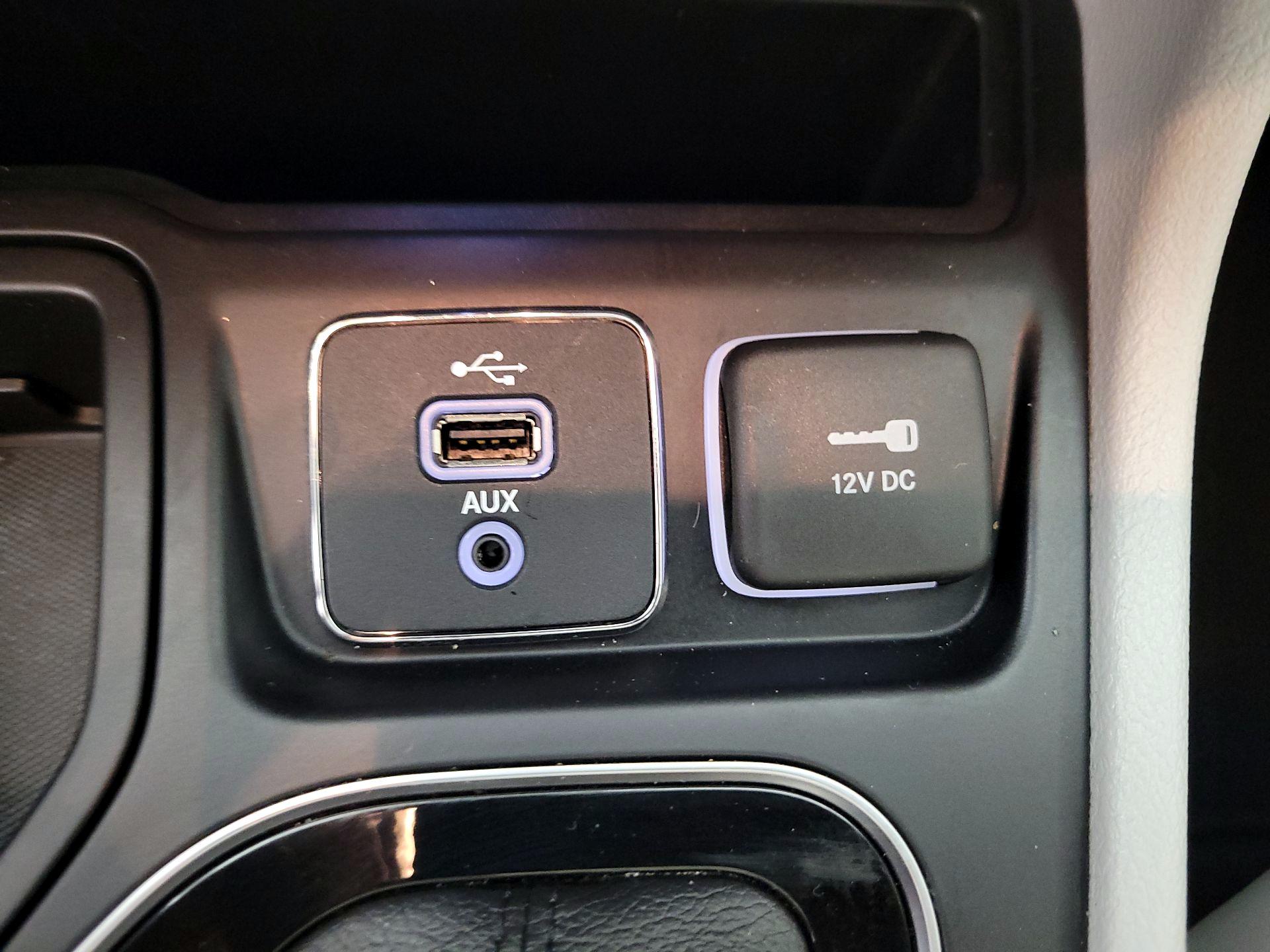 Thumbnail: 2019 Jeep Cherokee - 18