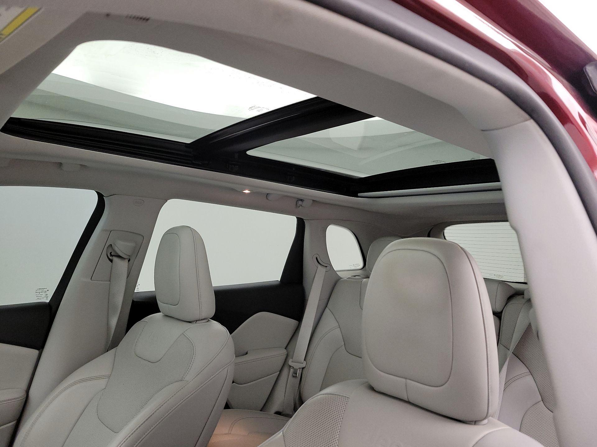 Thumbnail: 2019 Jeep Cherokee - 19