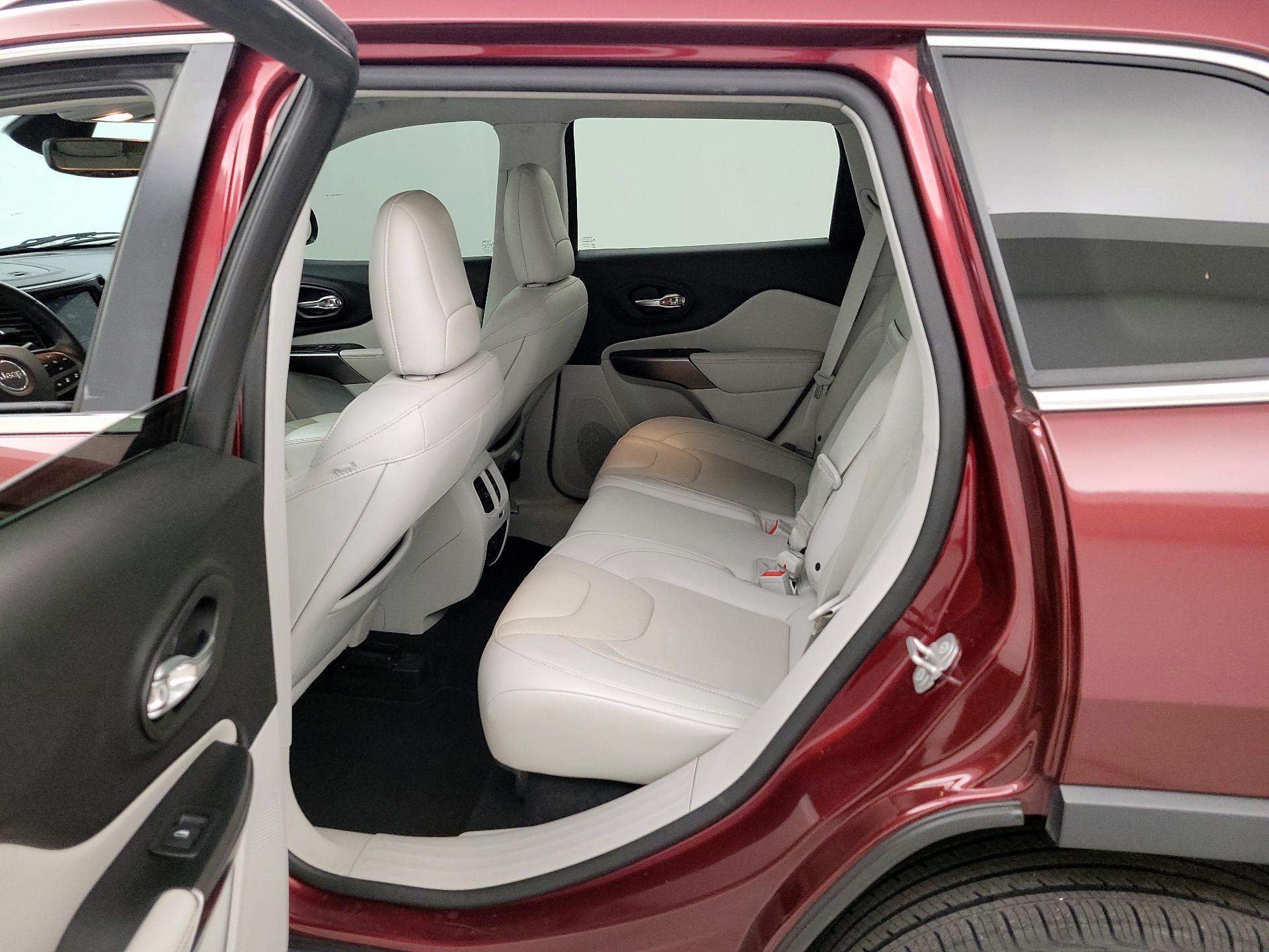 Thumbnail: 2019 Jeep Cherokee - 20