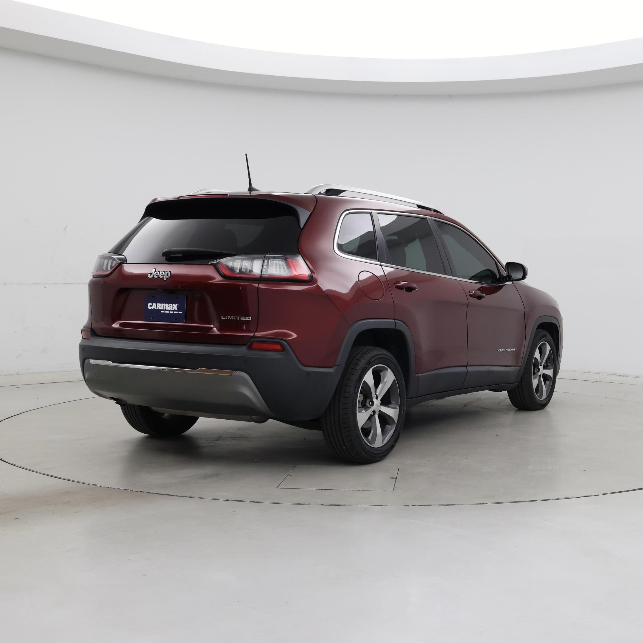 Thumbnail: 2019 Jeep Cherokee - 8