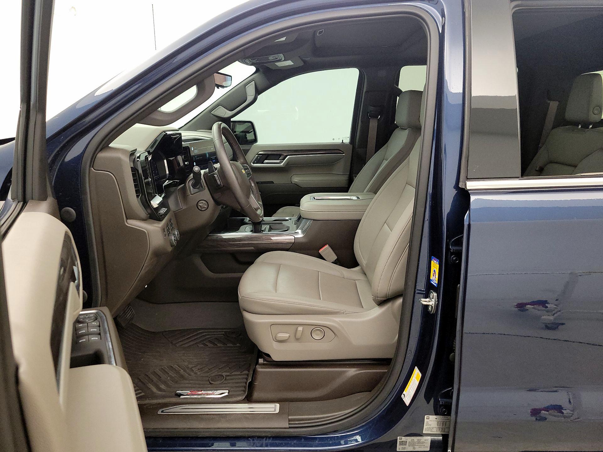 Thumbnail: 2022 Chevrolet Silverado 1500 - 11