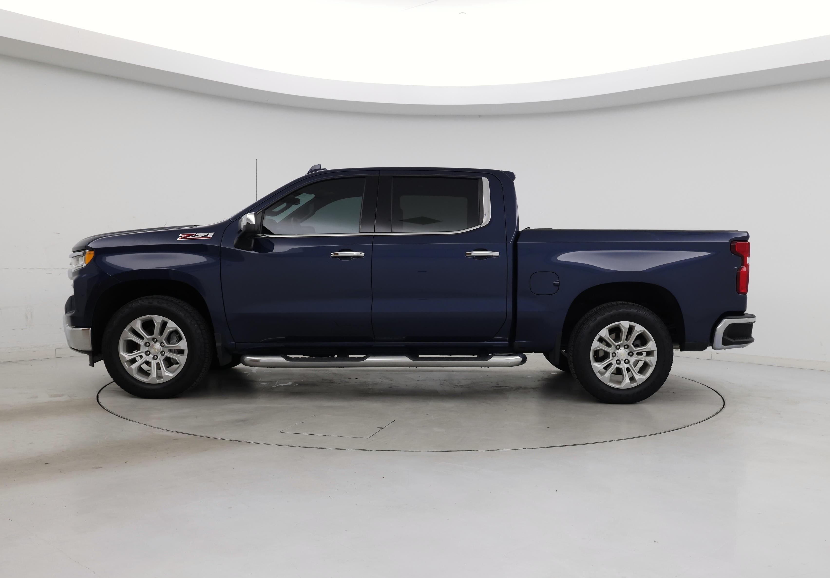 Thumbnail: 2022 Chevrolet Silverado 1500 - 3