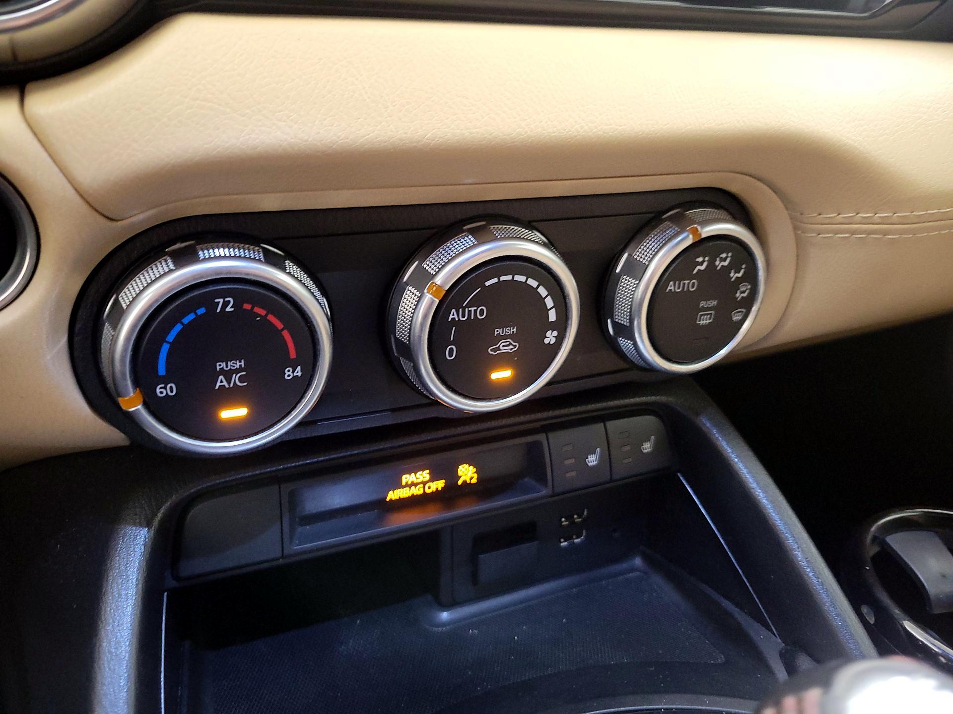 Thumbnail: 2016 Mazda MX-5 Miata - 17