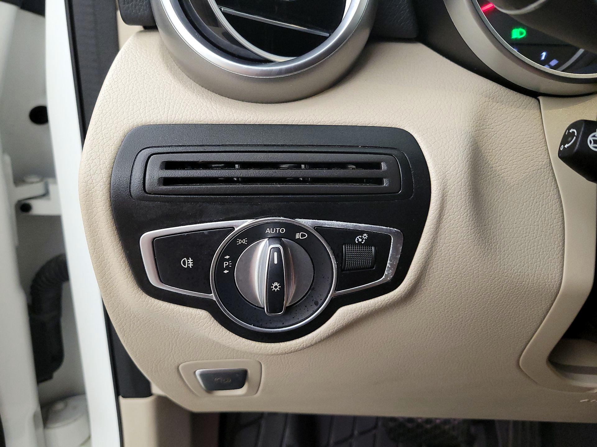 Thumbnail: 2020 Mercedes-Benz GLC - 13