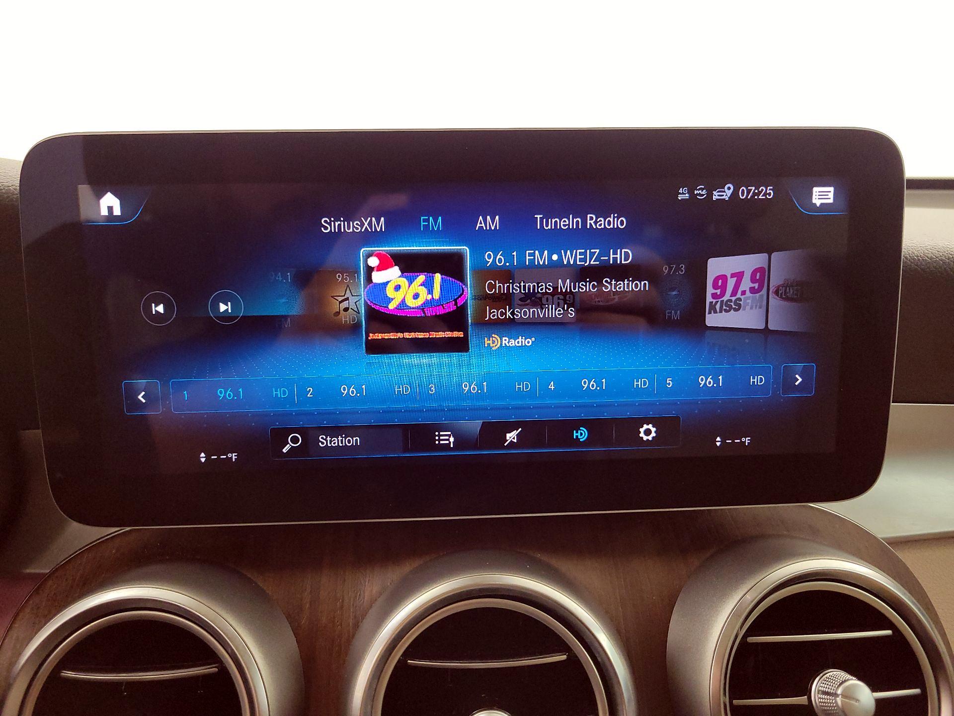 Thumbnail: 2020 Mercedes-Benz GLC - 15