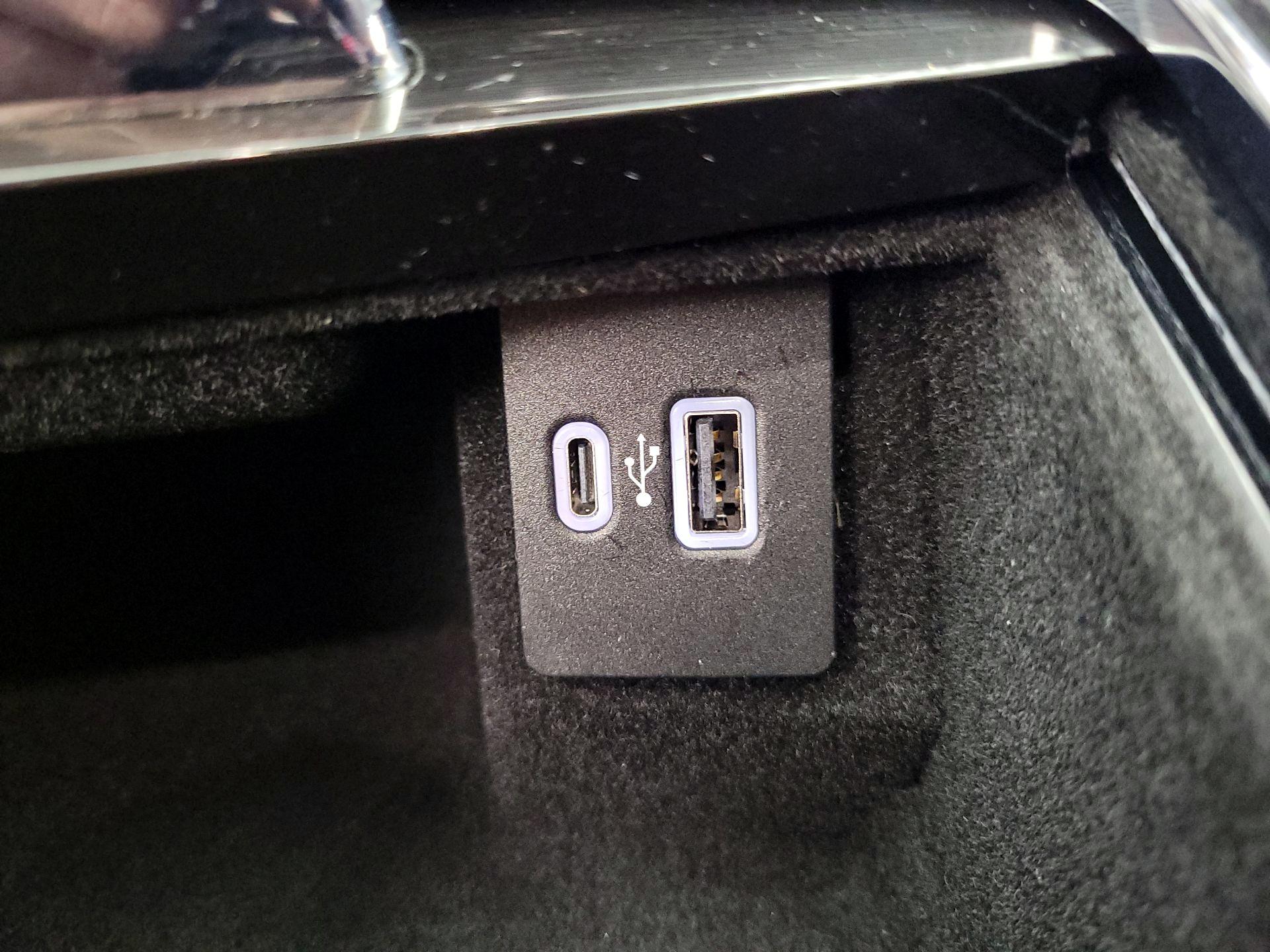 Thumbnail: 2022 Lincoln Nautilus - 19