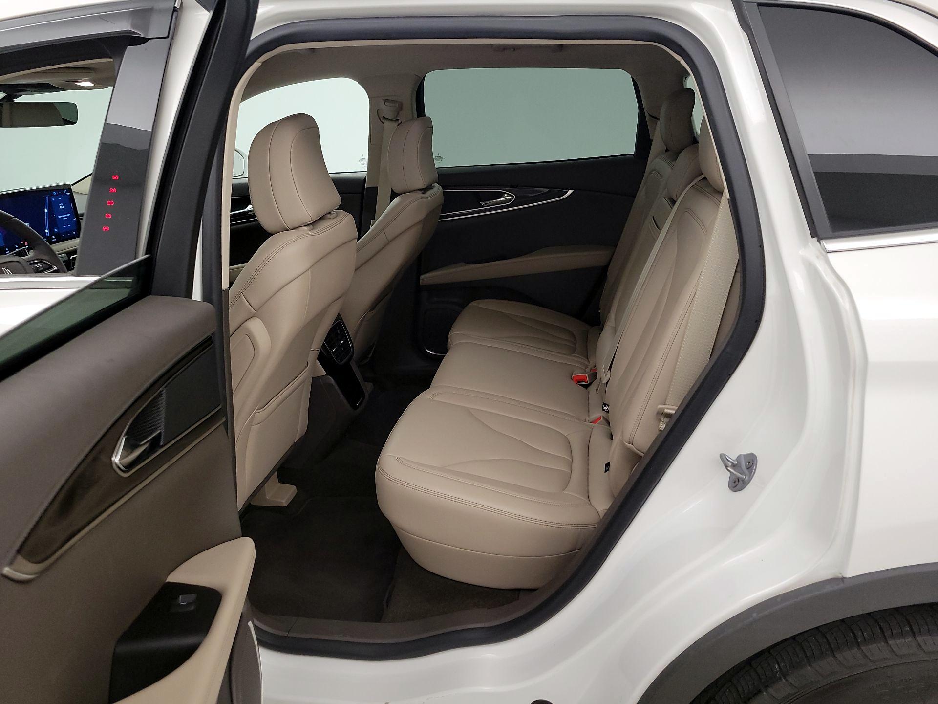 Thumbnail: 2022 Lincoln Nautilus - 20