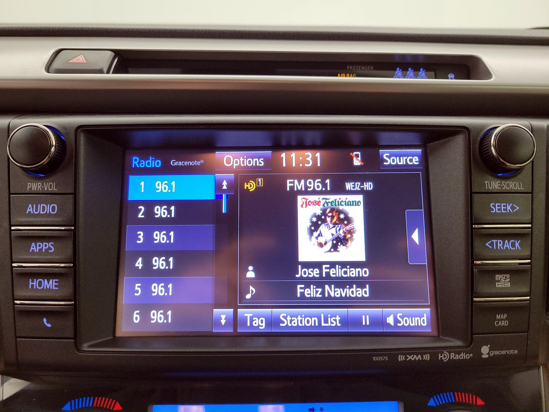 Thumbnail: 2018 Toyota RAV4 - 15