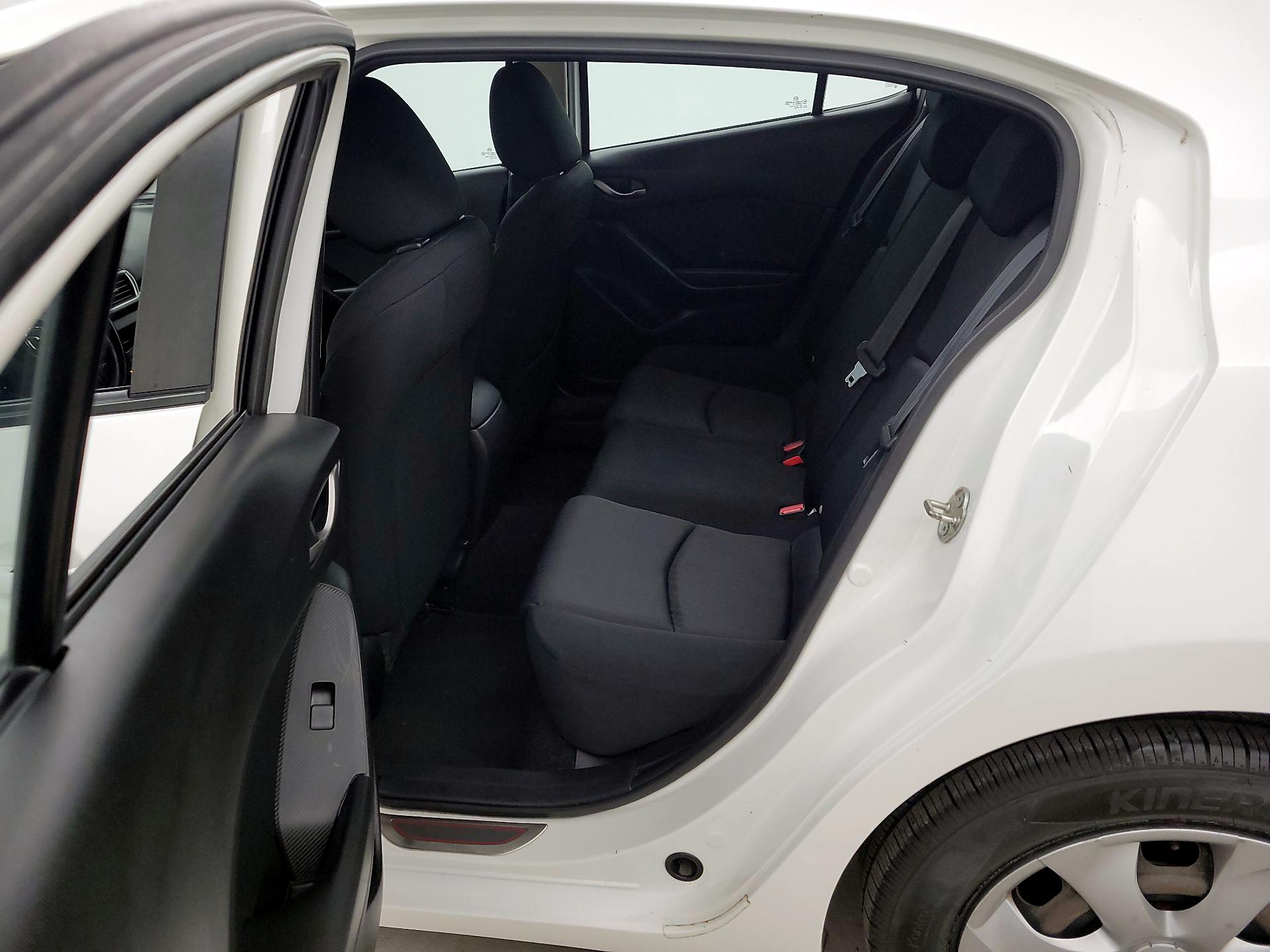 Thumbnail: 2016 Mazda Mazda3 - 19