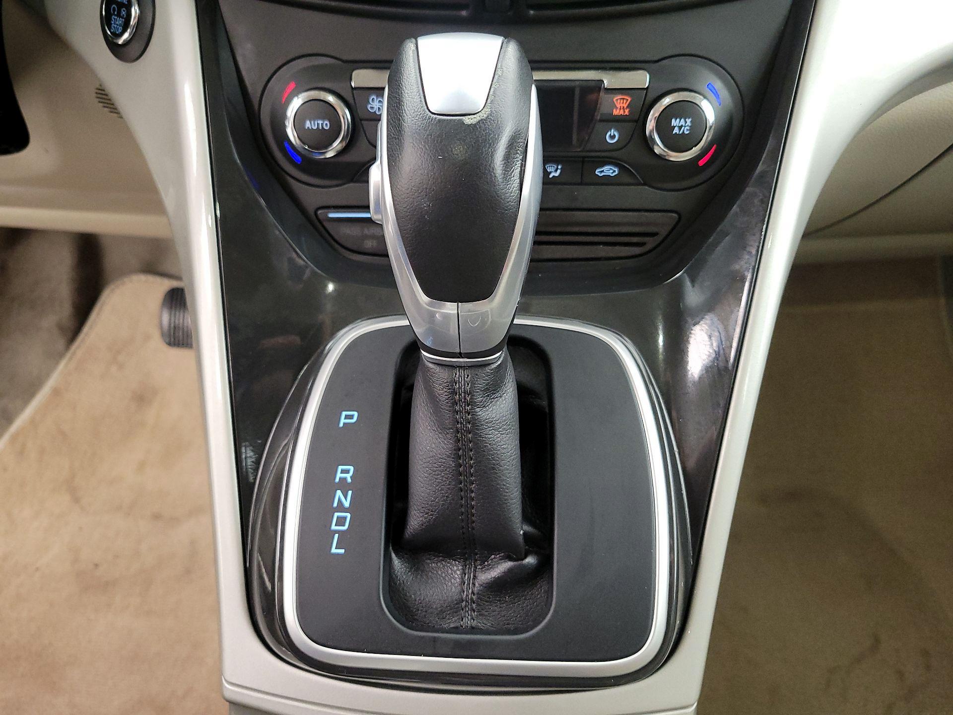 Thumbnail: 2015 Ford C-Max - 16