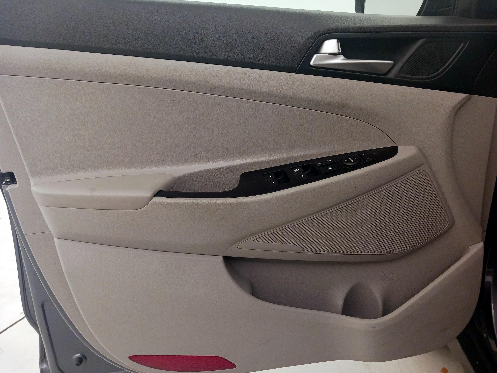 Thumbnail: 2021 Hyundai Tucson - 12