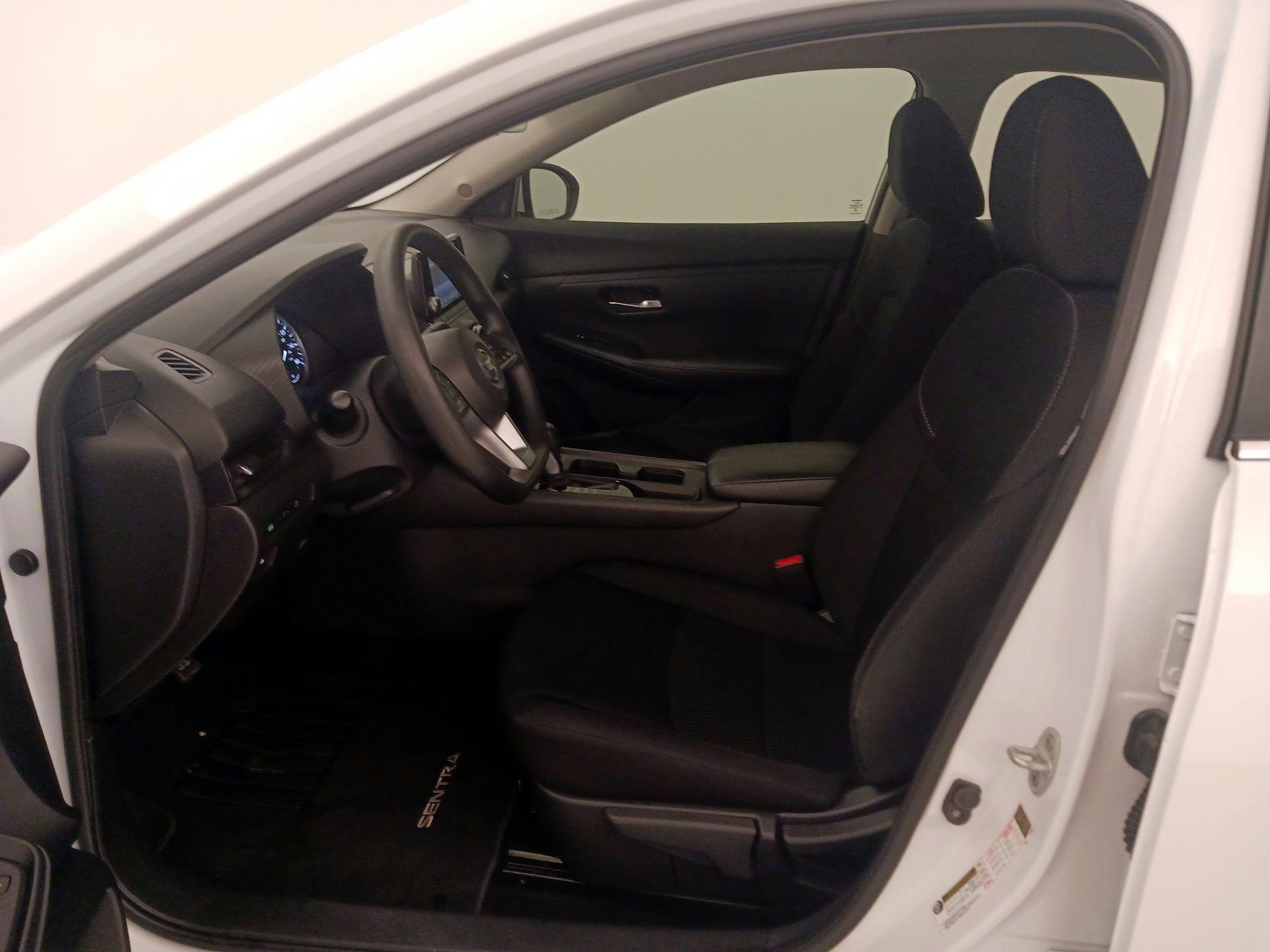 Thumbnail: 2022 Nissan Sentra - 11