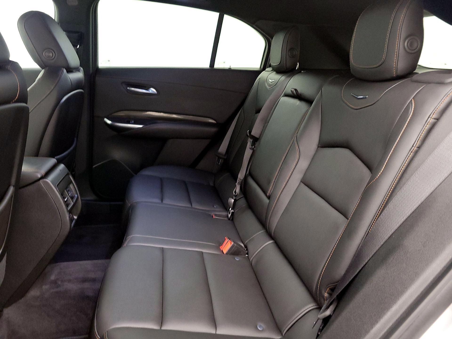 Thumbnail: 2020 Cadillac XT4 - 19