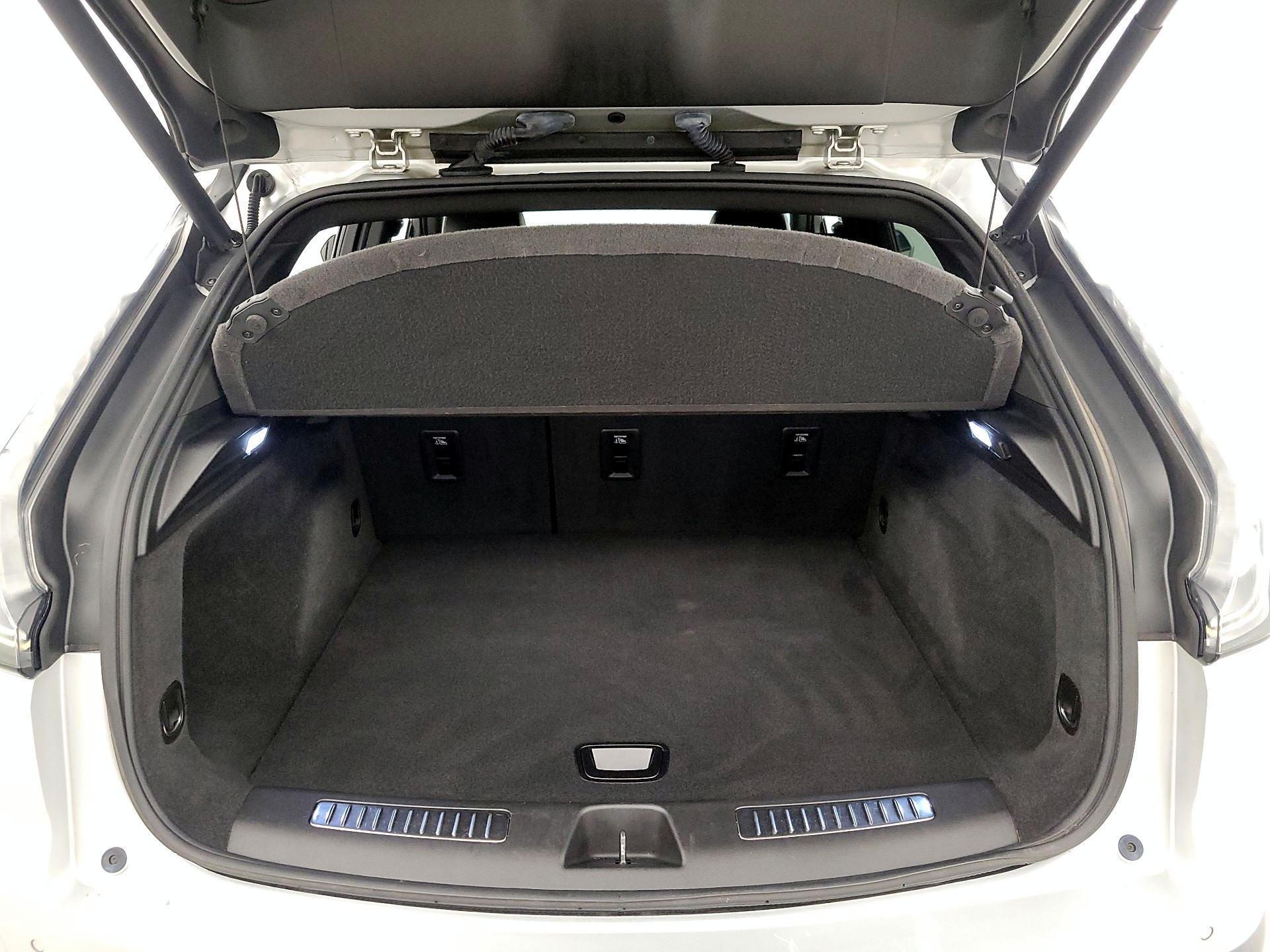 Thumbnail: 2020 Cadillac XT4 - 20