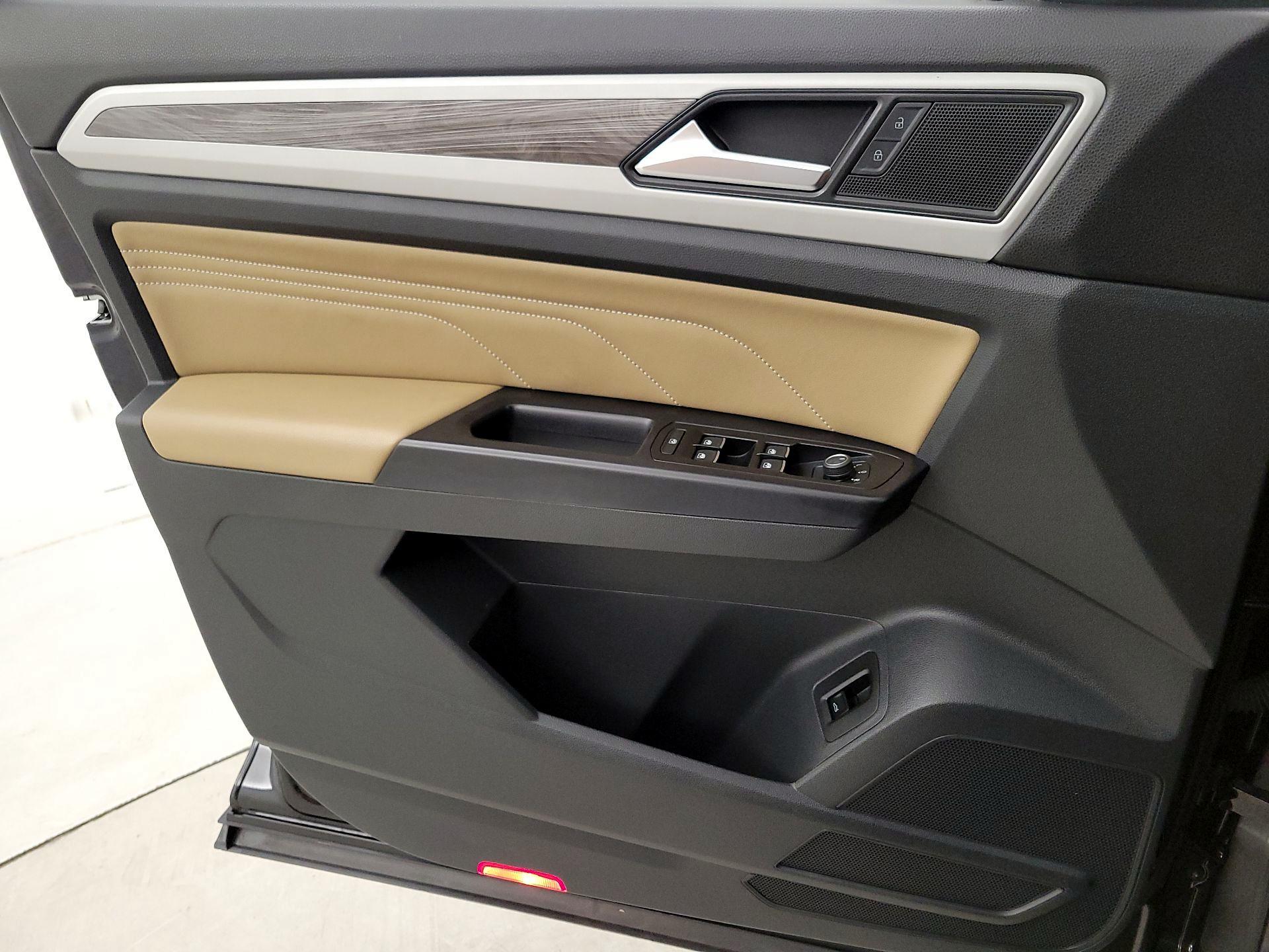 Thumbnail: 2021 Volkswagen Atlas - 12