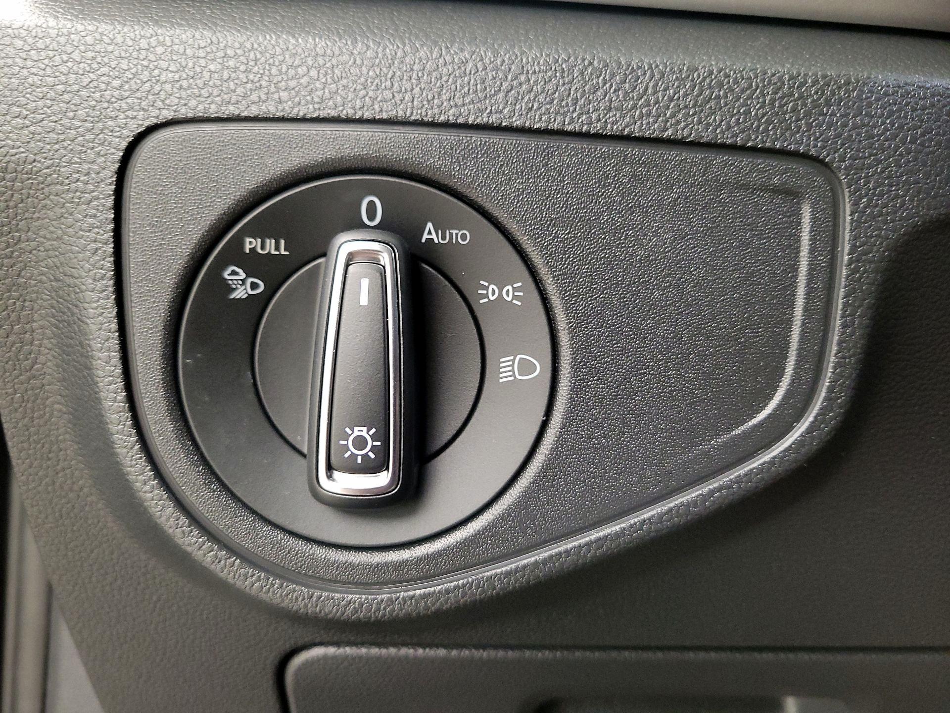 Thumbnail: 2021 Volkswagen Atlas - 13