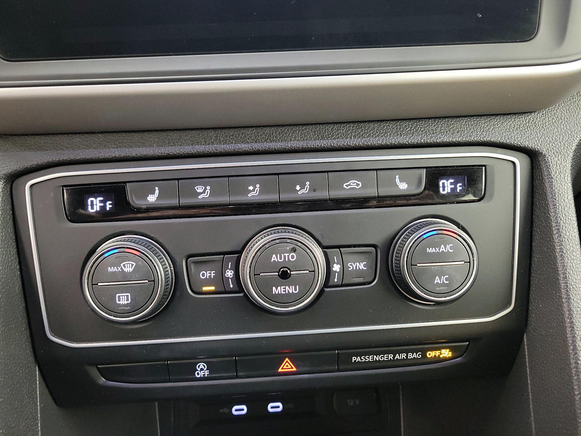 Thumbnail: 2021 Volkswagen Atlas - 16