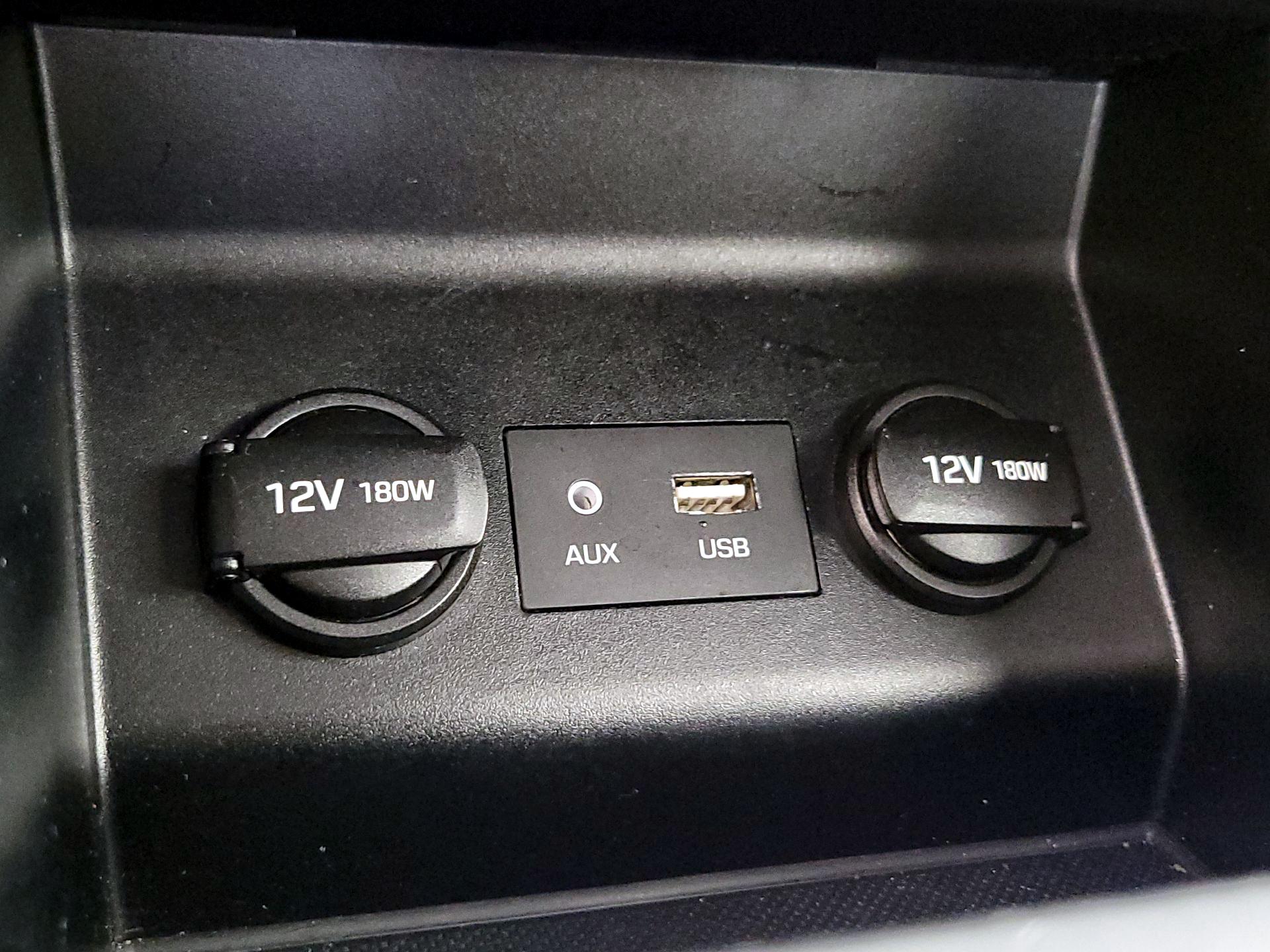 Thumbnail: 2020 Hyundai Elantra - 18