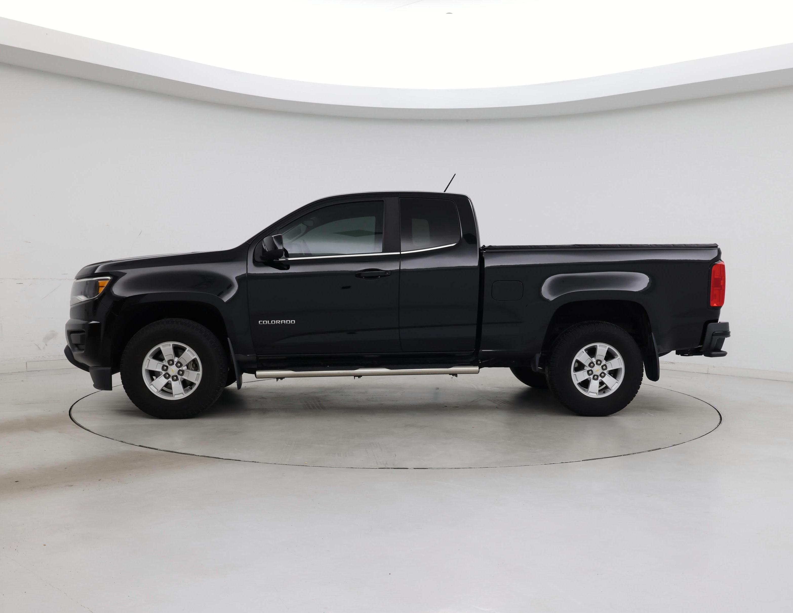 Thumbnail: 2017 Chevrolet Colorado - 3