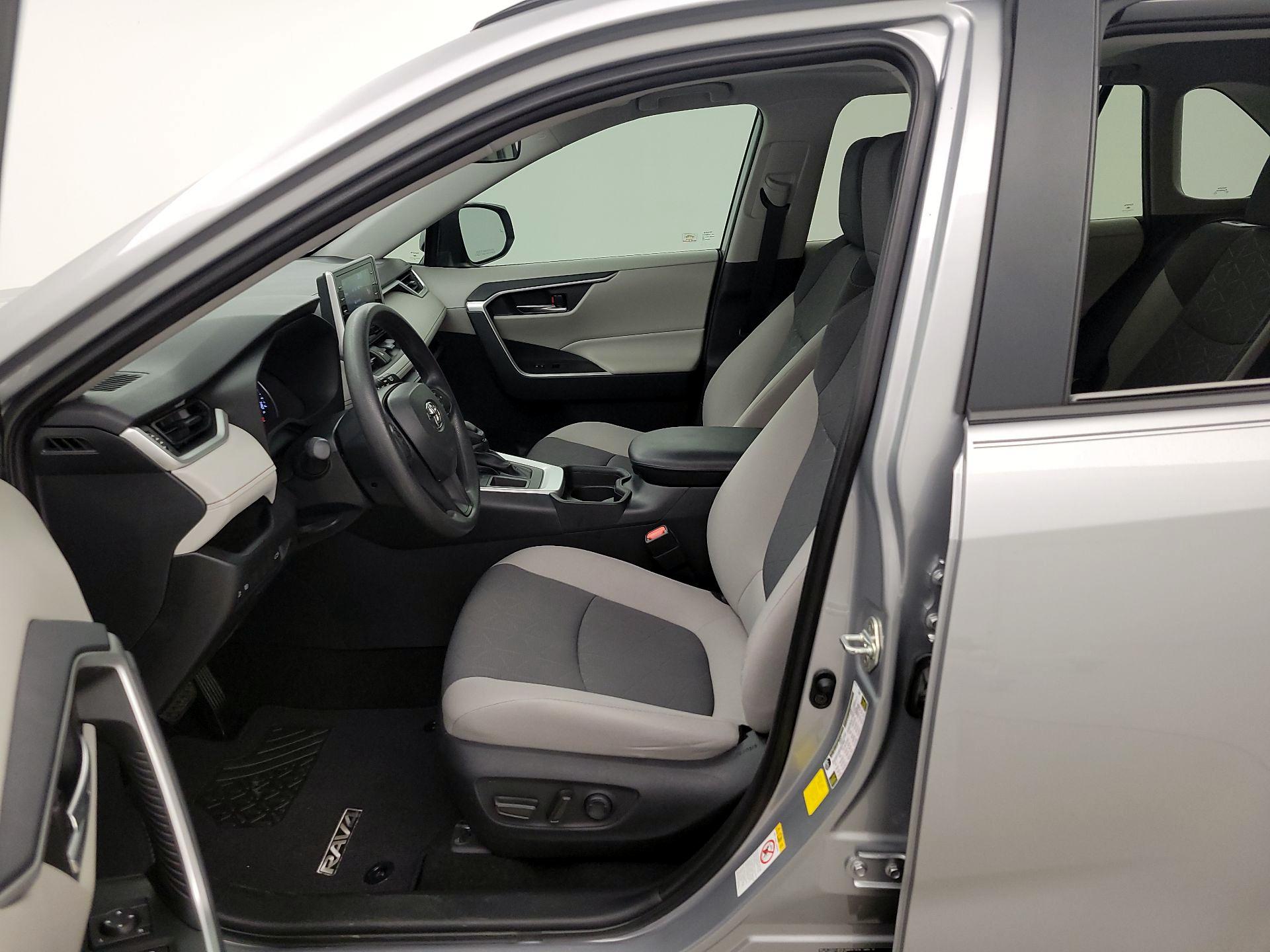 Thumbnail: 2019 Toyota RAV4 - 11