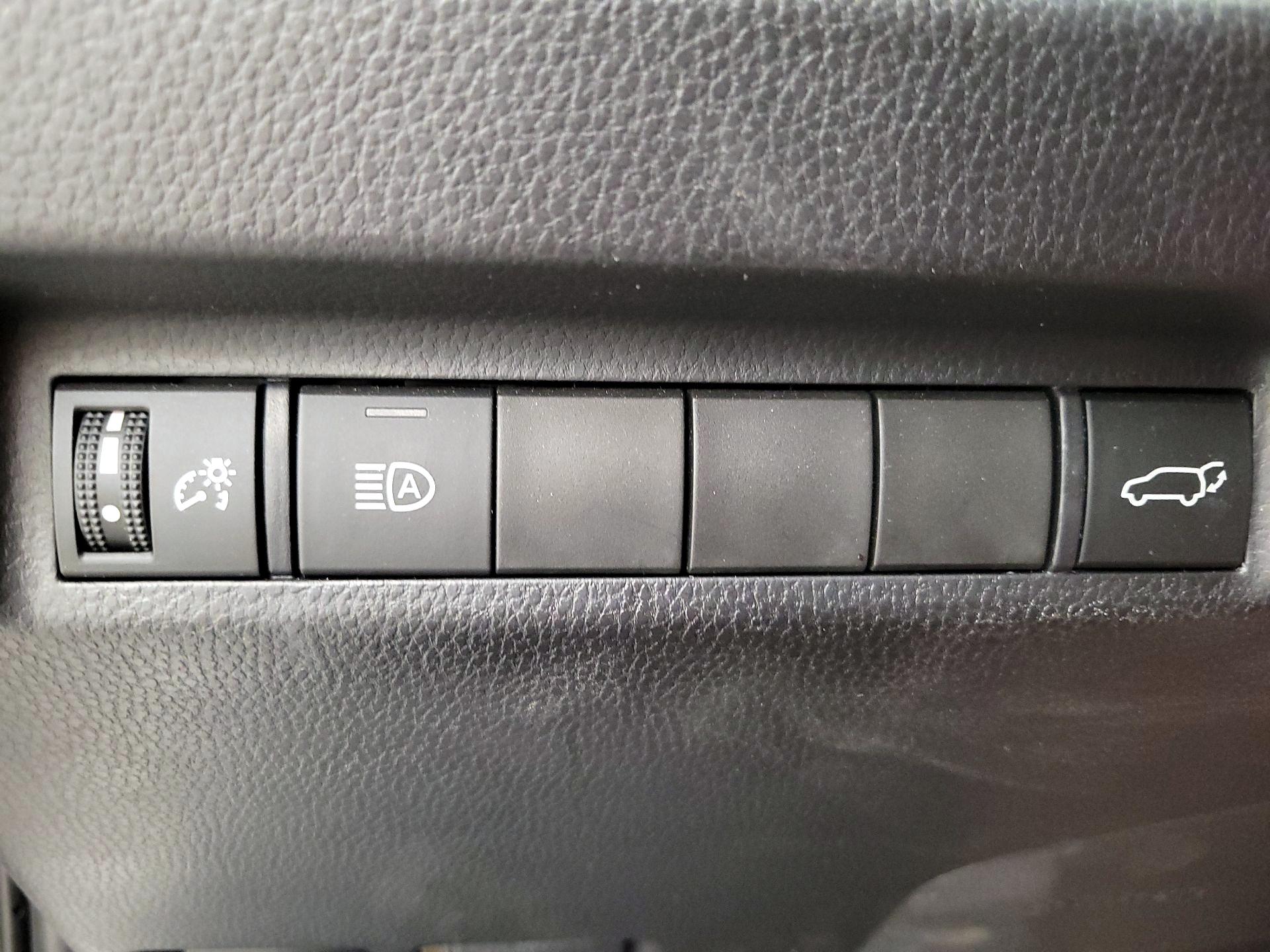 Thumbnail: 2019 Toyota RAV4 - 13