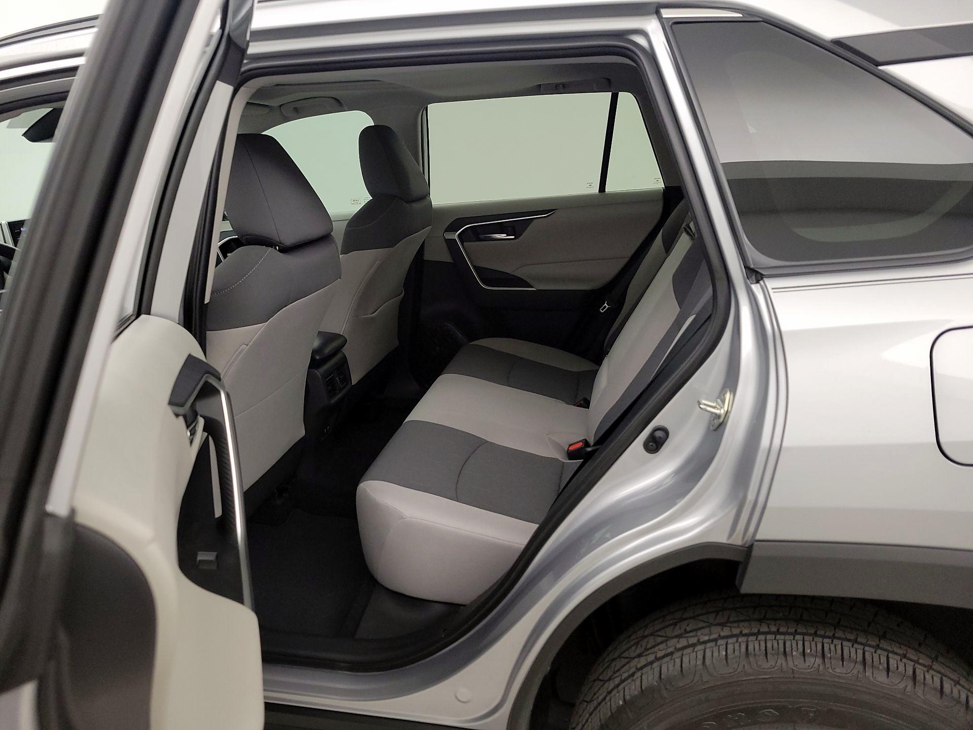 Thumbnail: 2019 Toyota RAV4 - 20