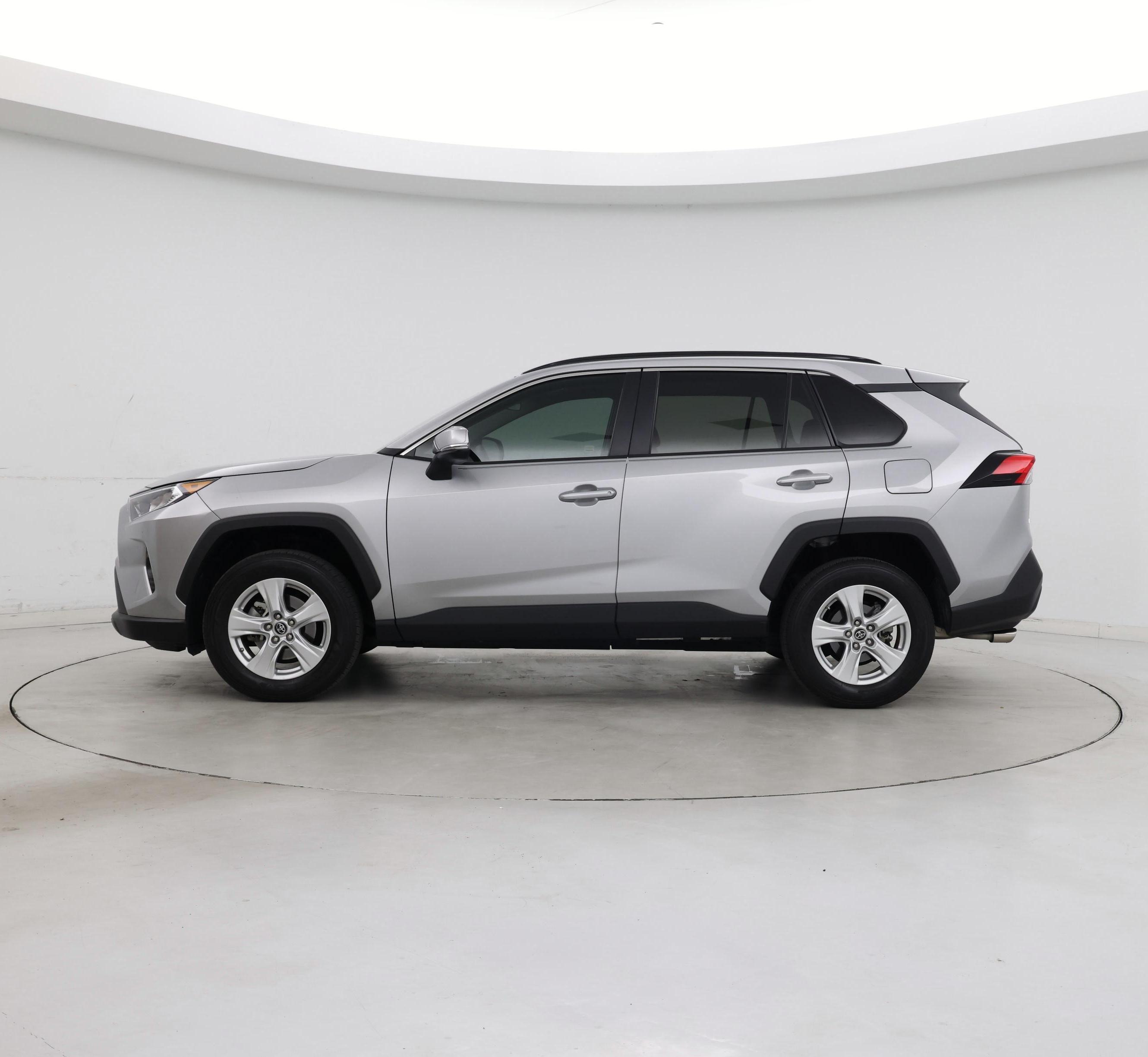 Thumbnail: 2019 Toyota RAV4 - 3