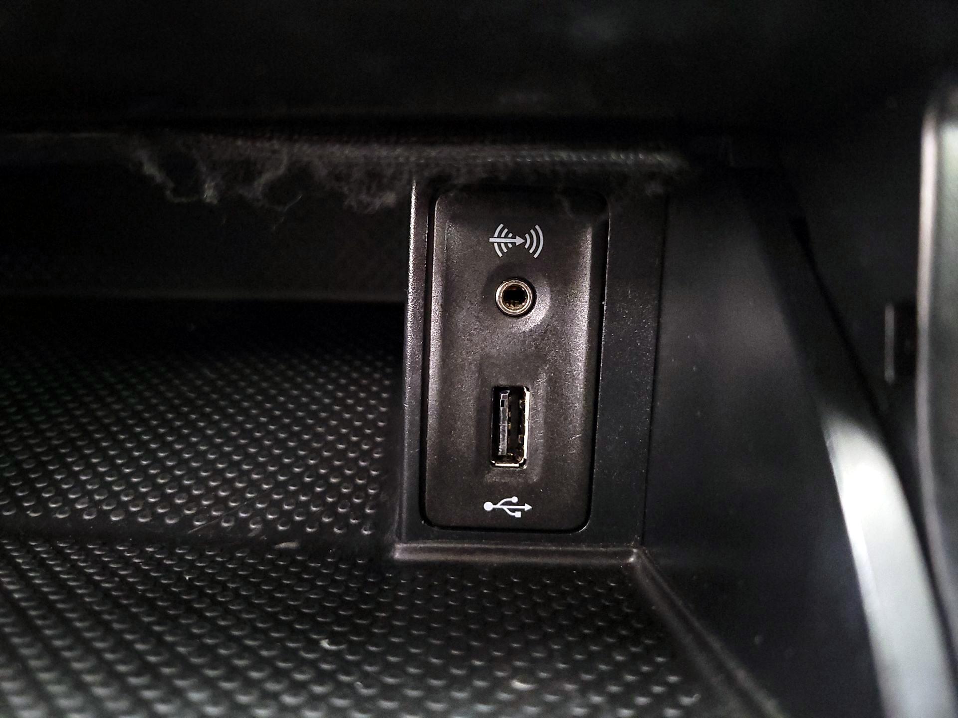 Thumbnail: 2017 Volkswagen Golf - 18