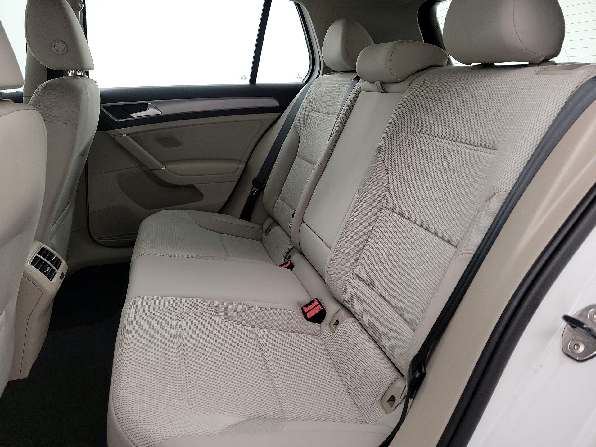 Thumbnail: 2017 Volkswagen Golf - 19